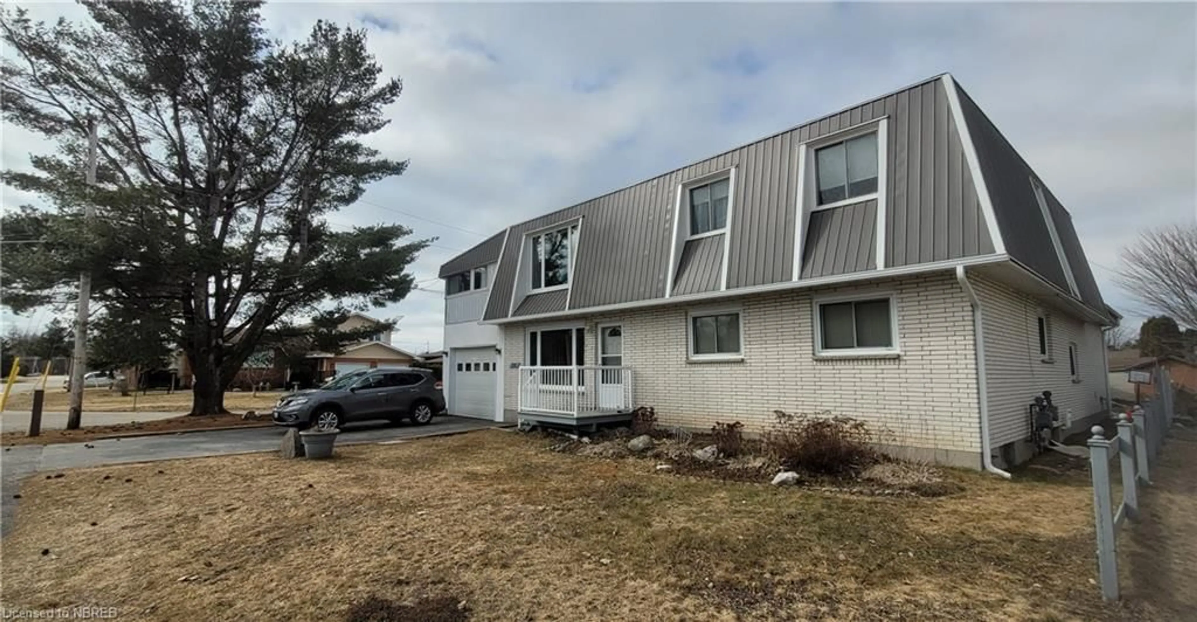 A pic from exterior of the house or condo for 391 Levesque St, Sturgeon Falls Ontario P2B 3C9