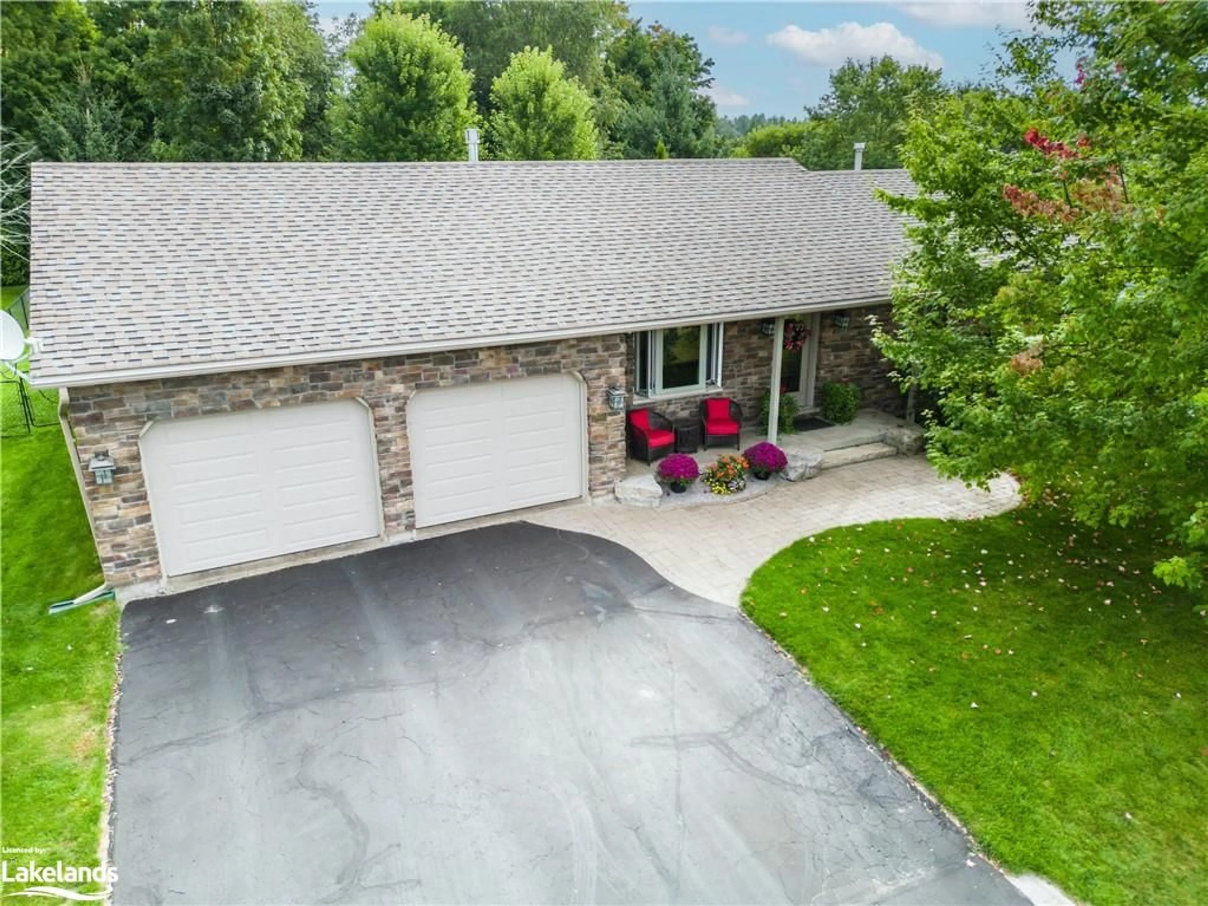 Frontside or backside of a home for 65 Marlow Cir, Hillsdale Ontario L0L 1V0