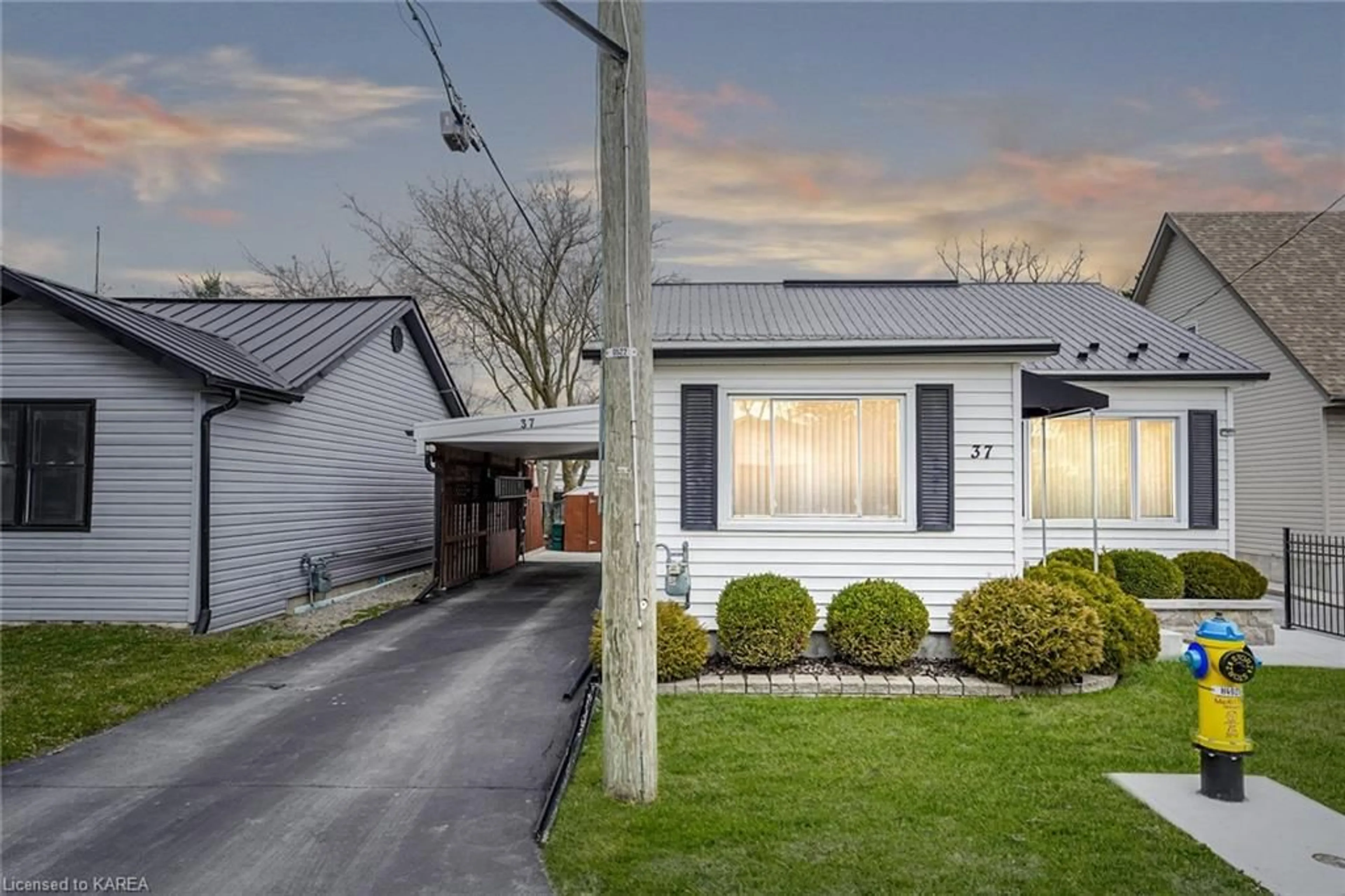 Frontside or backside of a home for 37 First Ave, Kingston Ontario K7K 2G4