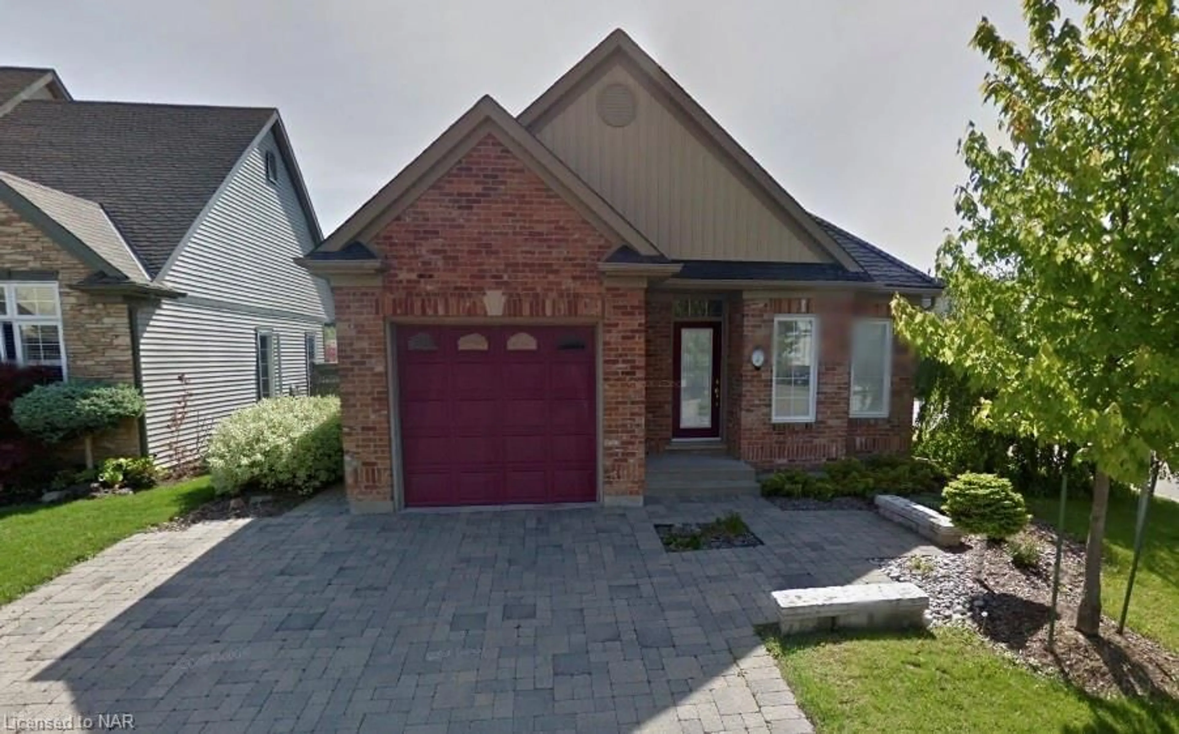 Home with brick exterior material for 2 Zinfandel Crt, Niagara-on-the-Lake Ontario L0S 1J0
