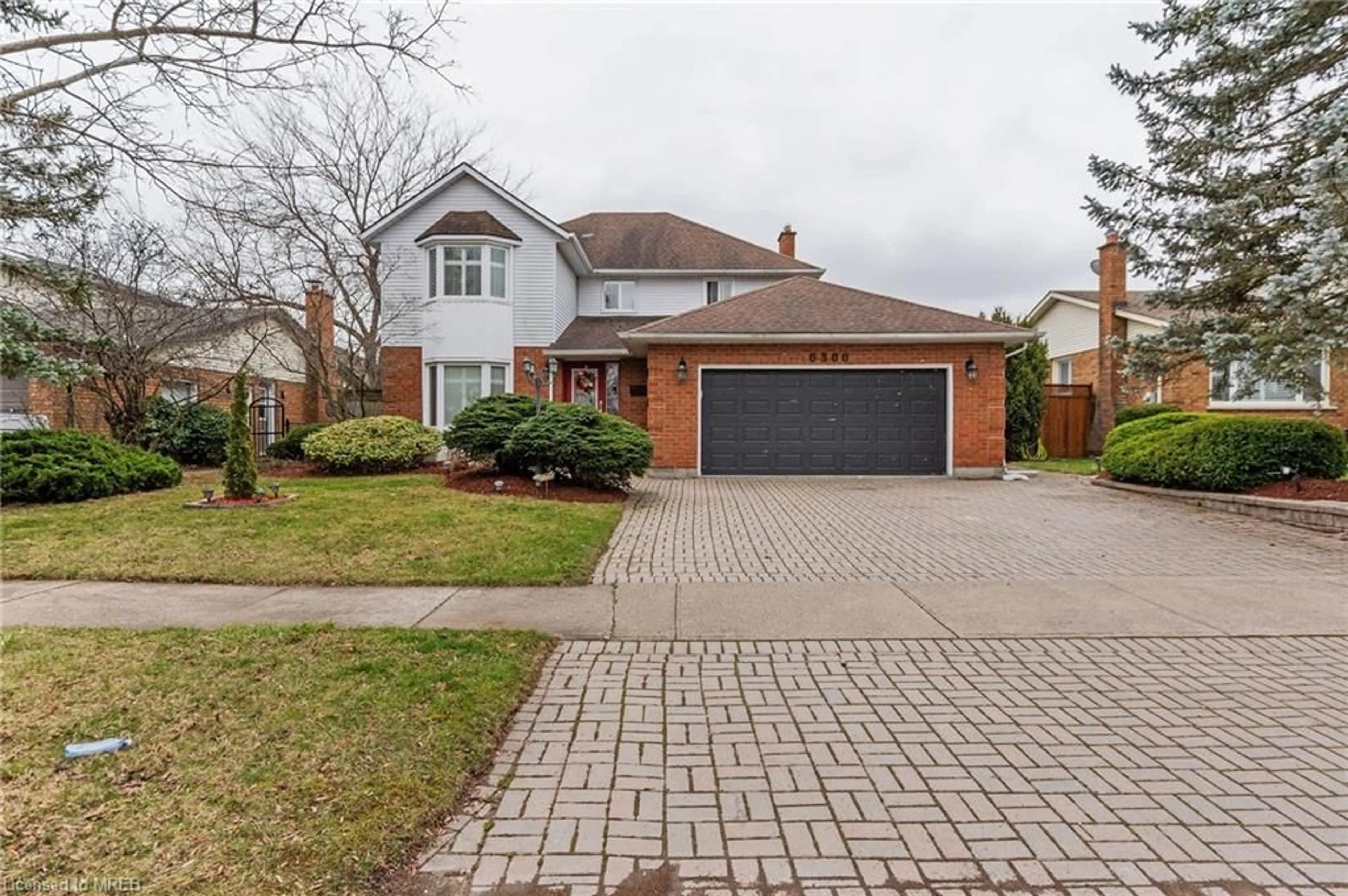 Frontside or backside of a home for 6300 Giovina Dr, Niagara Falls Ontario L2J 4H2