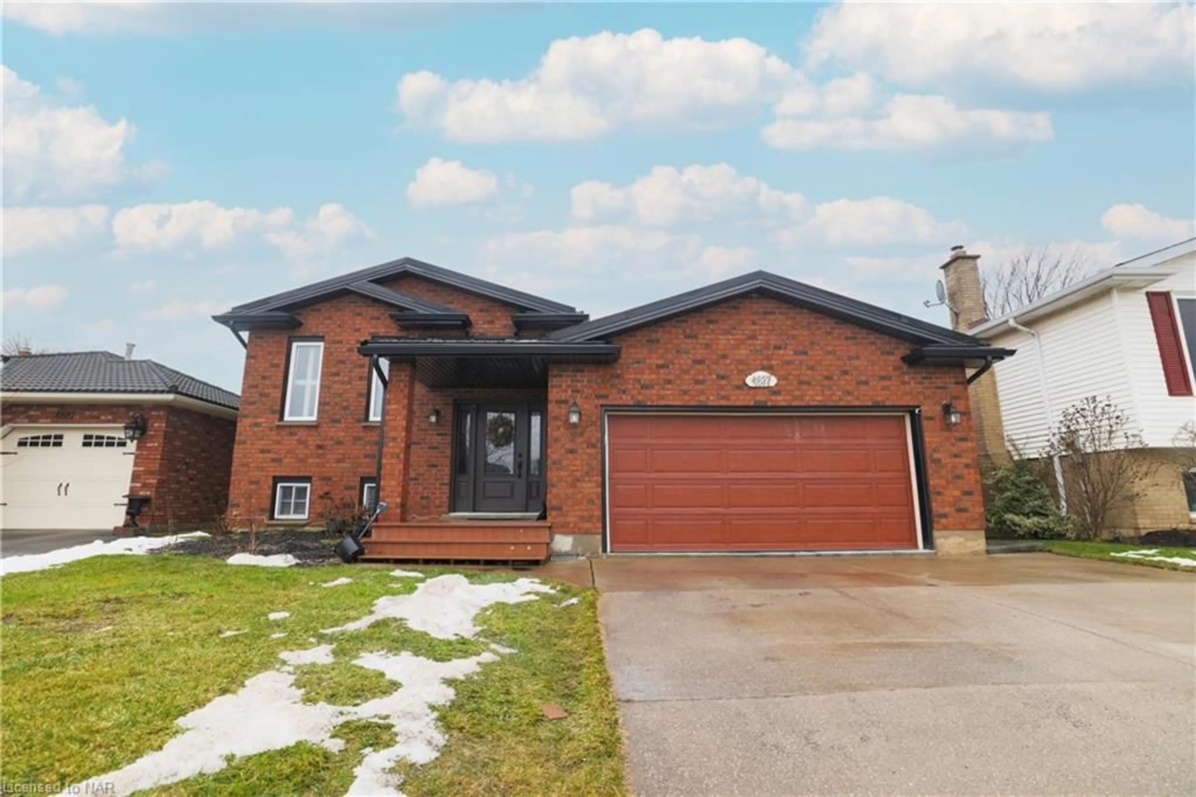 Home with brick exterior material for 4877 Tara Ave, Niagara Falls Ontario L2H 2V7
