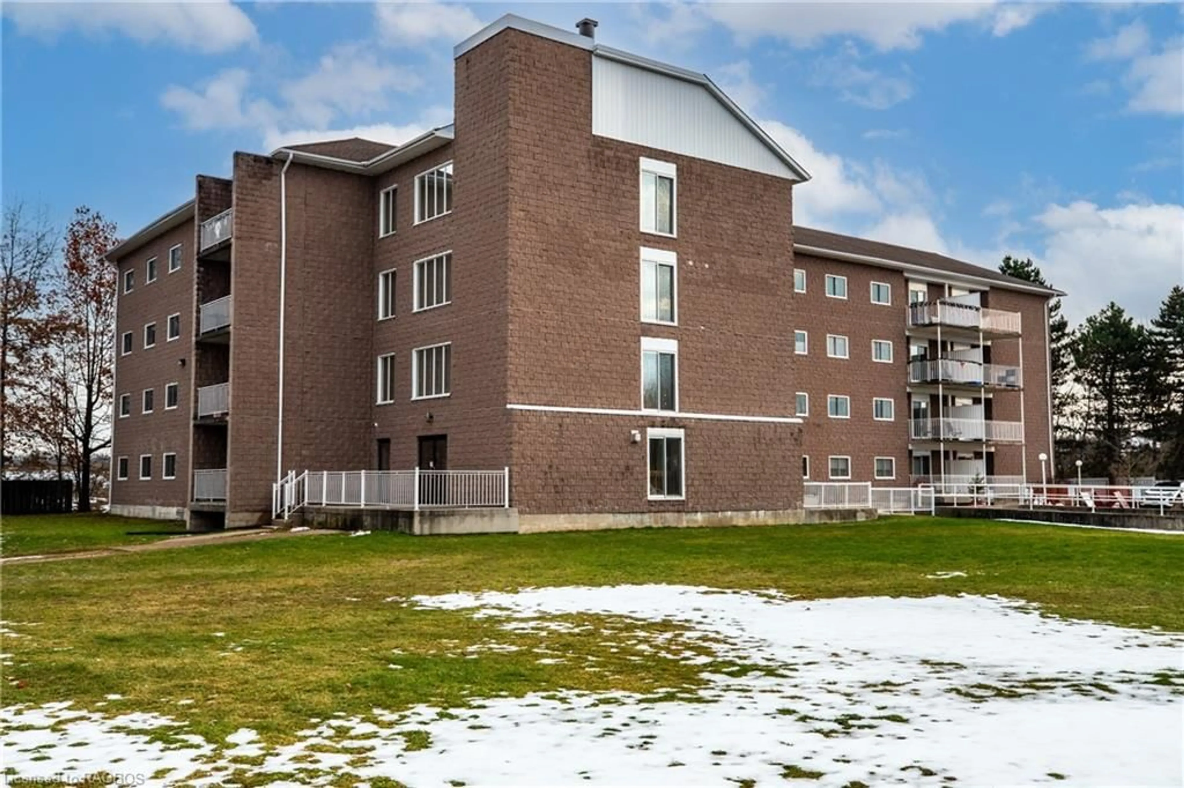 A pic from exterior of the house or condo for 1775 9th Ave #406, Owen Sound Ontario N4K 6T3