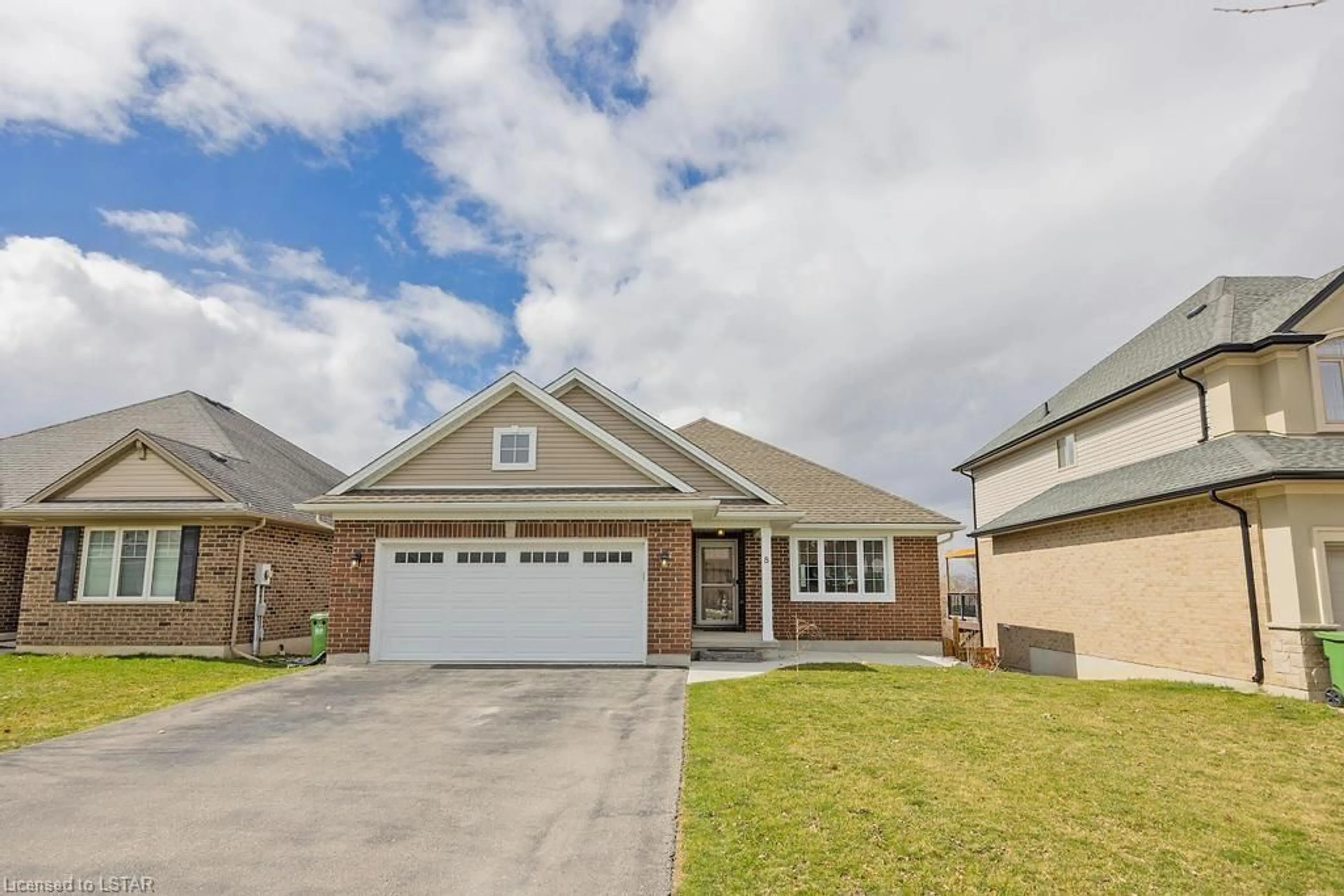 Frontside or backside of a home for 8 Noble Lane, St. Thomas Ontario N5R 0C1