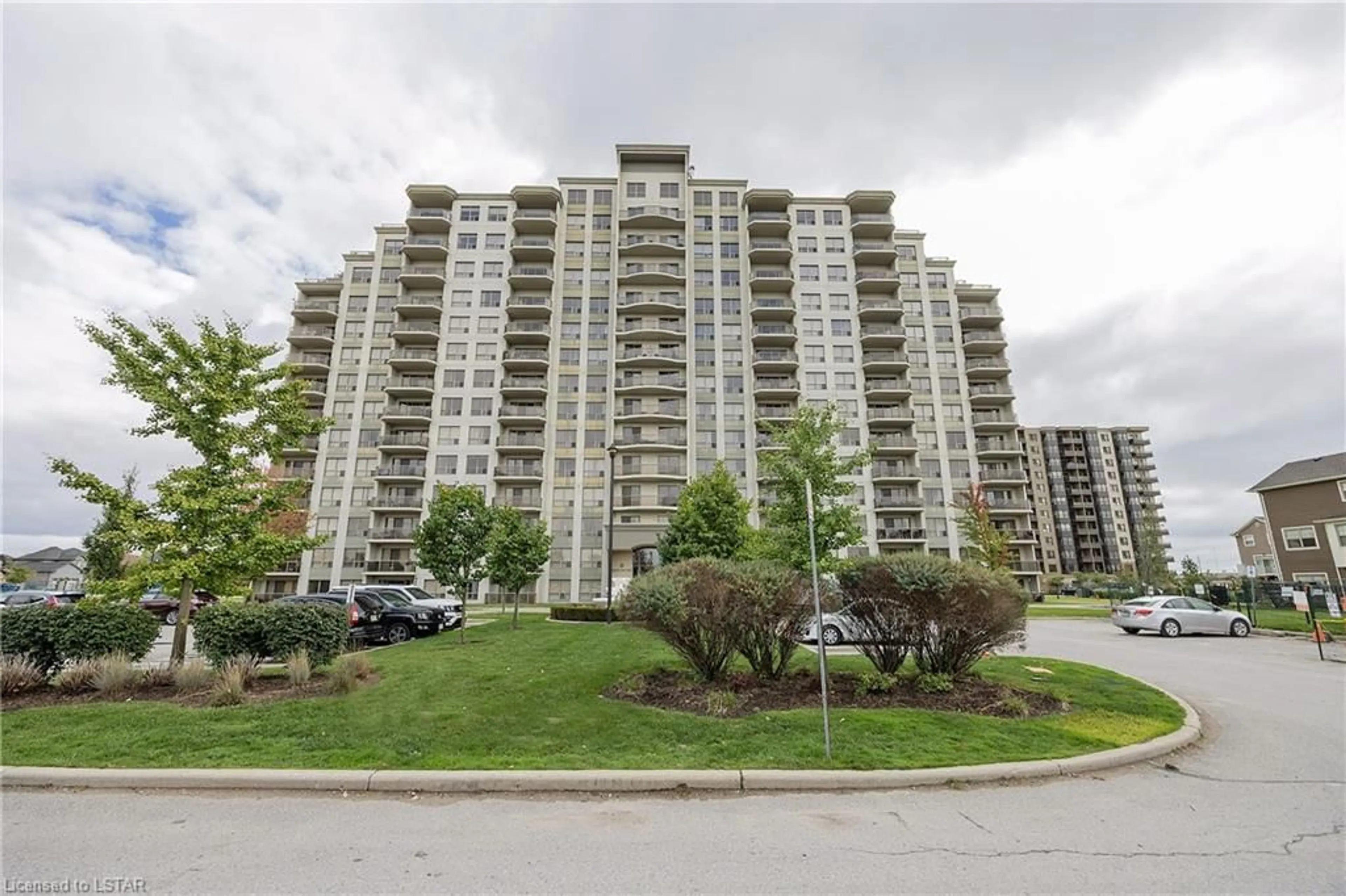 A pic from exterior of the house or condo for 1030 Coronation Dr #204, London Ontario N6G 0G5