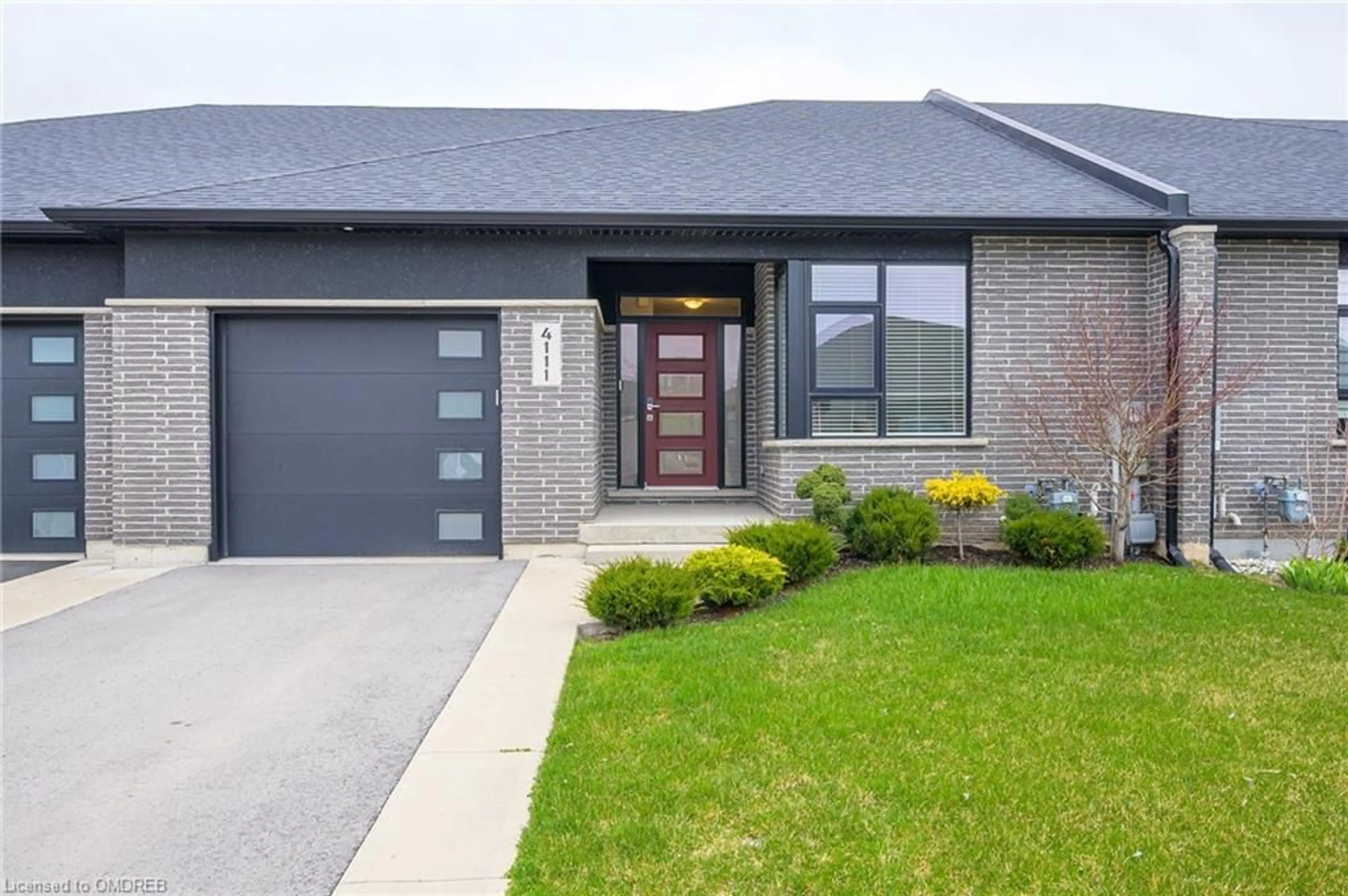 Home with brick exterior material for 4111 Village Creek Dr, Fort Erie Ontario L0S 1S0