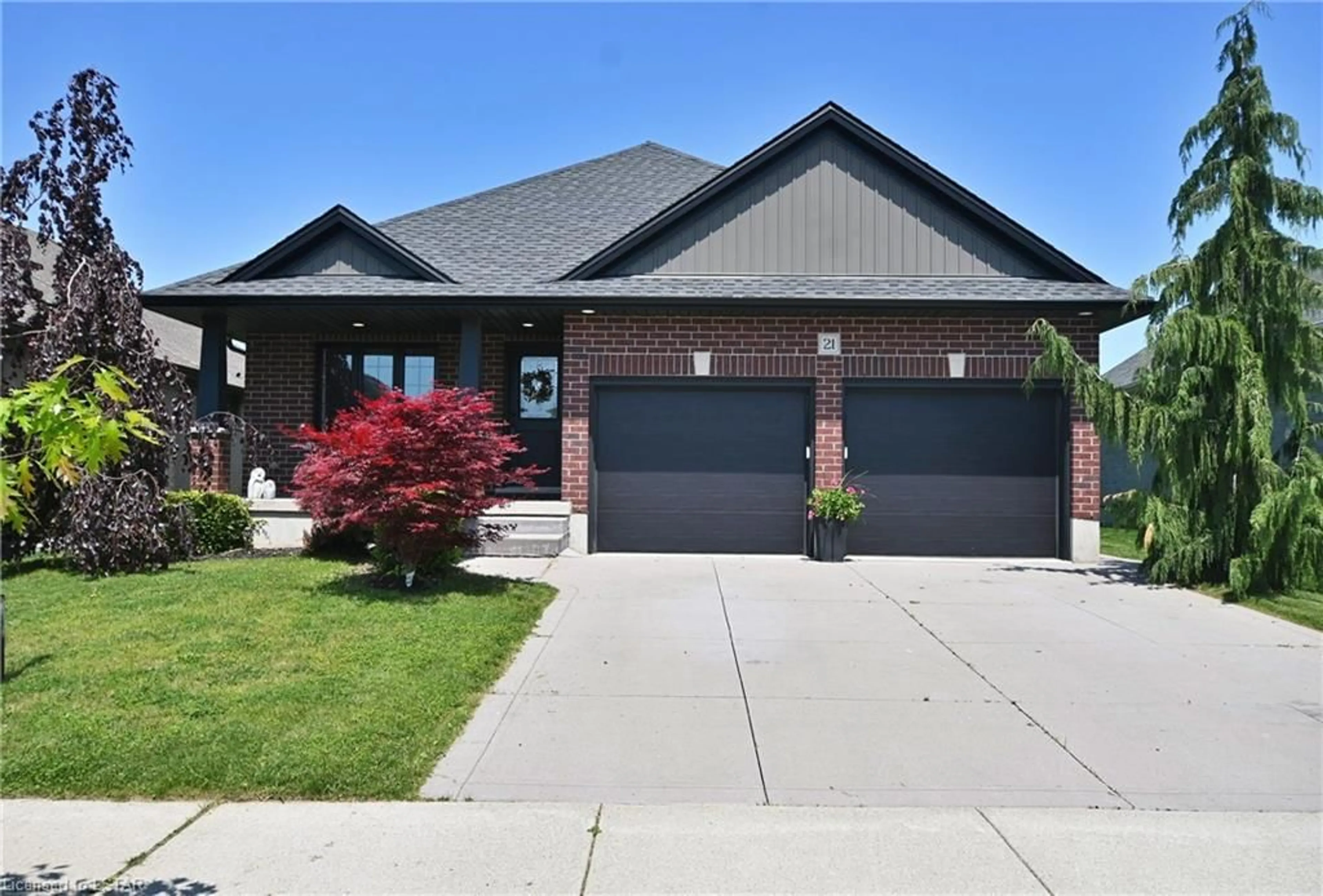 Home with brick exterior material for 21 Old Course Rd, St. Thomas Ontario N5R 6J9