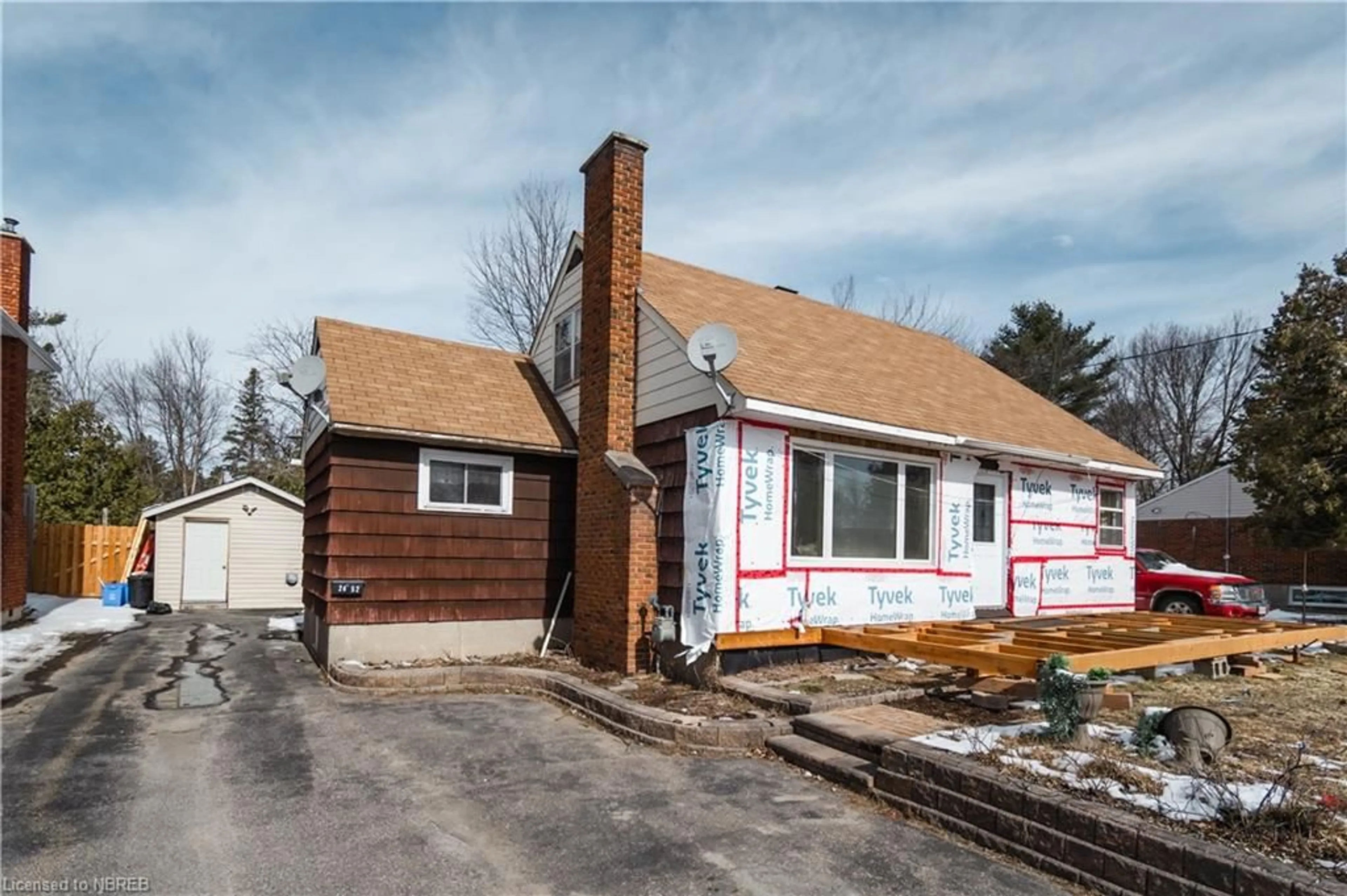 Frontside or backside of a home for 2452 Queensway Rd, North Bay Ontario P1B 7Z9
