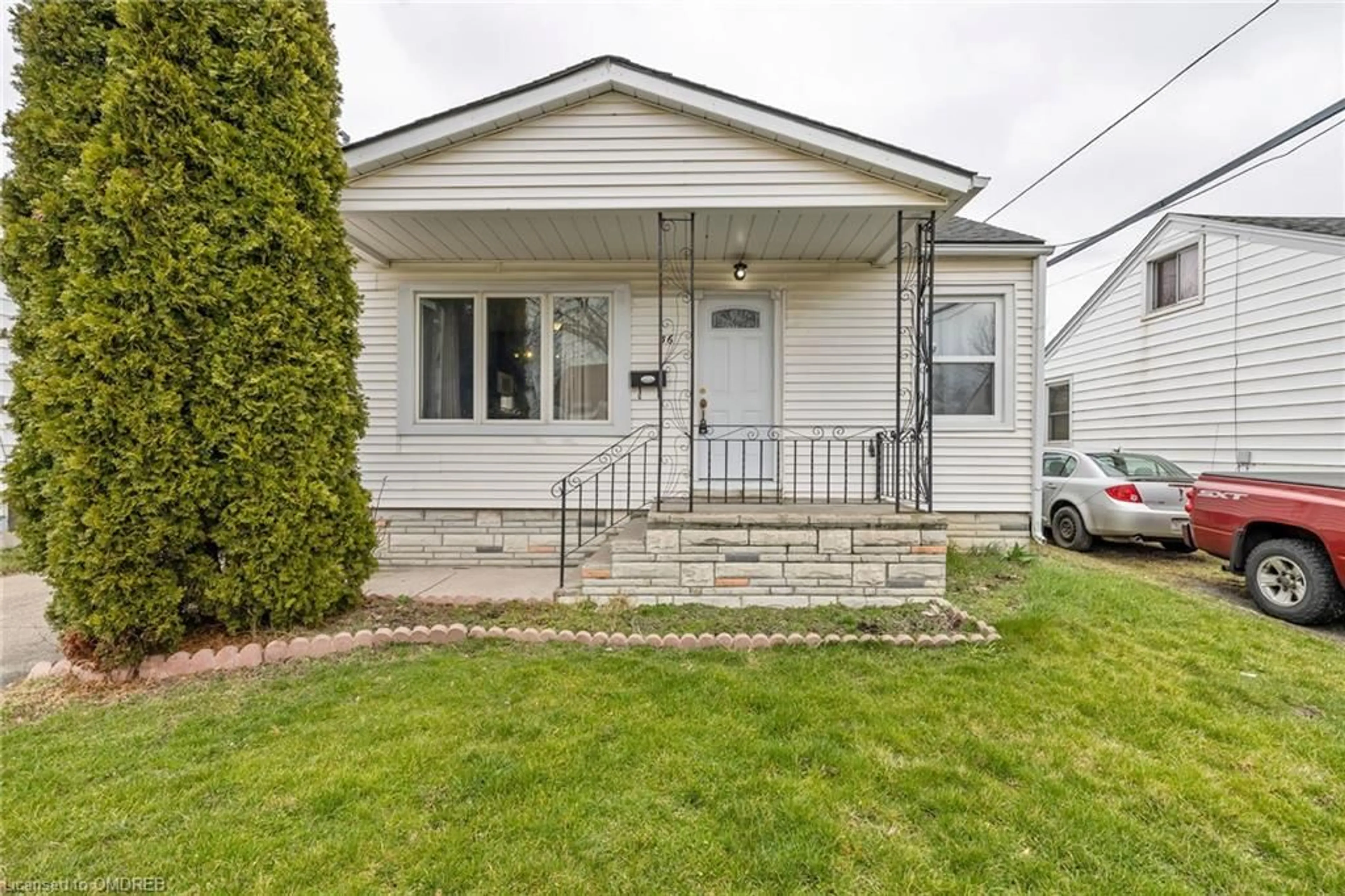 Frontside or backside of a home for 36 Parkview Rd, St. Catharines Ontario L2M 5S1