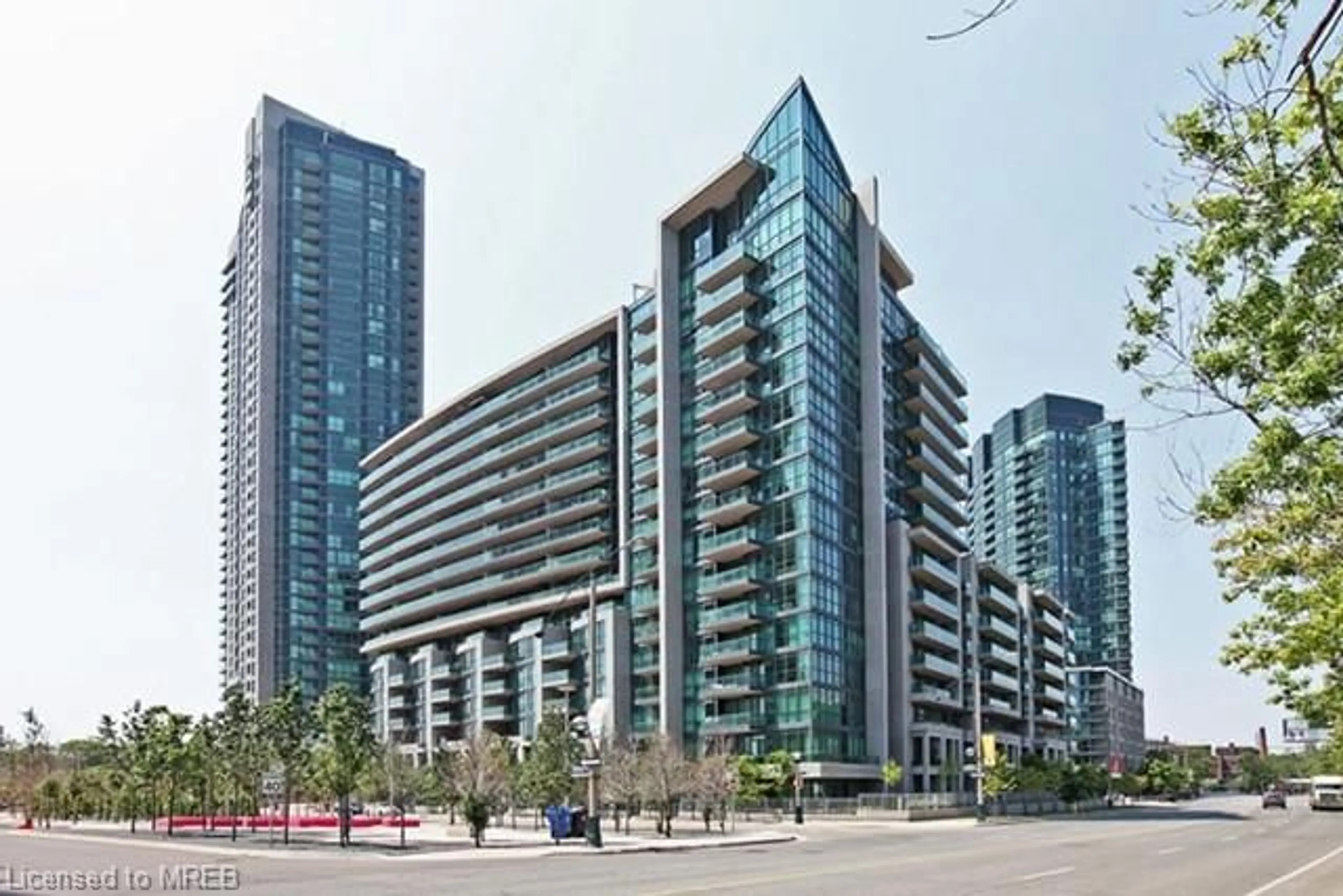 A pic from exterior of the house or condo for 215 Fort York Blvd #3702, Toronto Ontario M5V 4A2