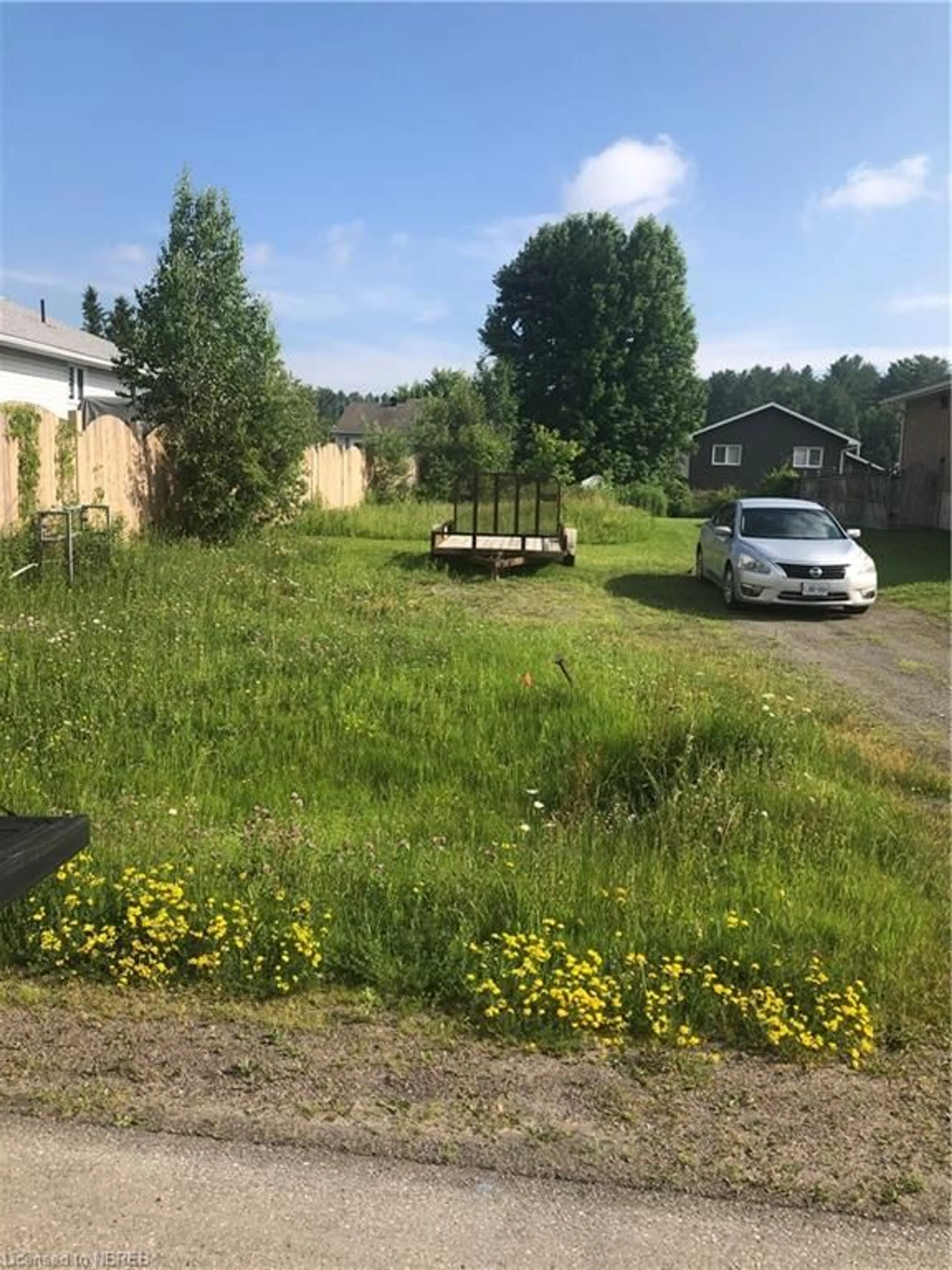 Fenced yard for 506 Sabourin Rd, Sturgeon Falls Ontario P2B 3J3