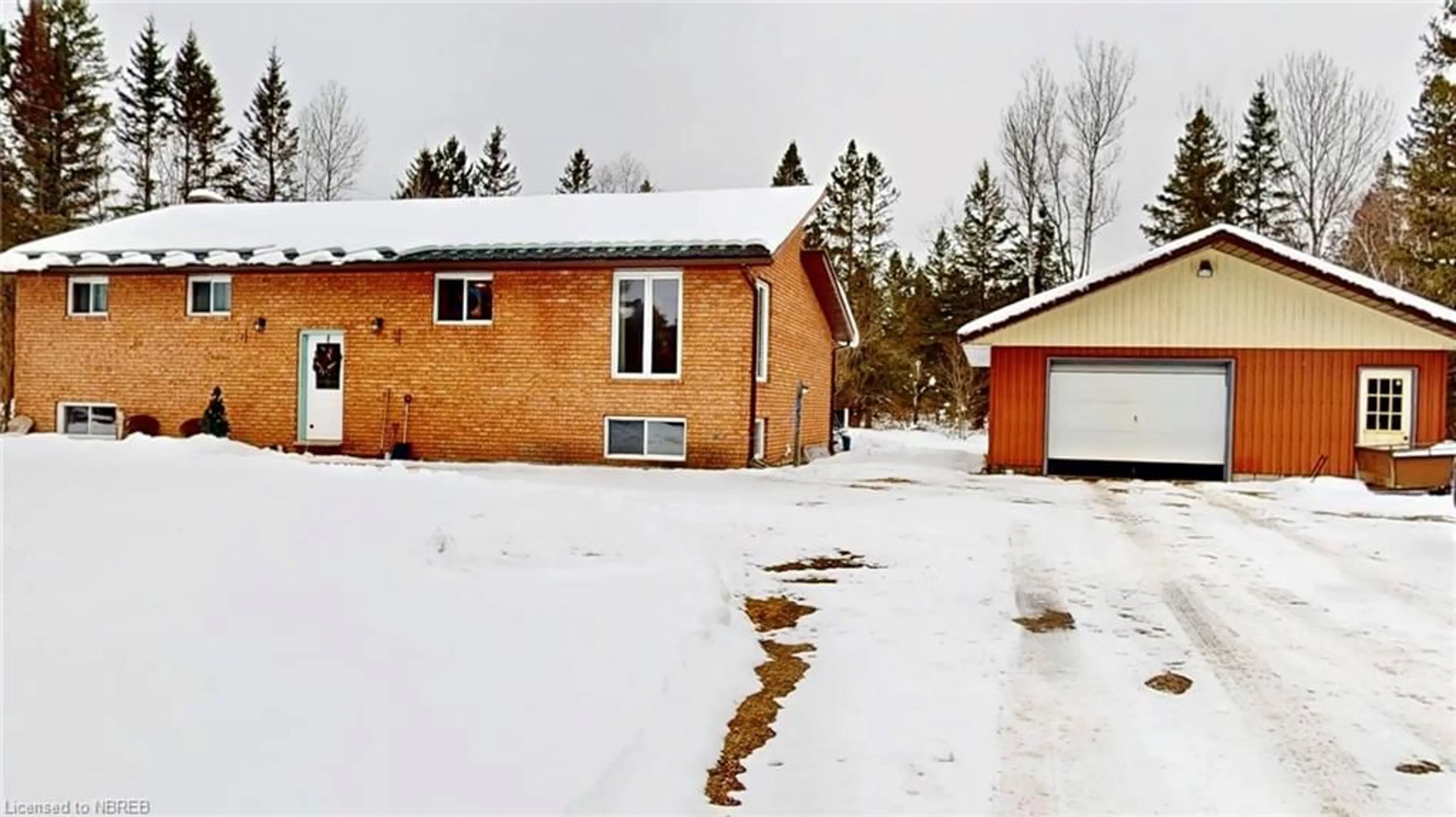 Outside view for 23 Chalet Rd, Trout Creek Ontario P0H 2L0