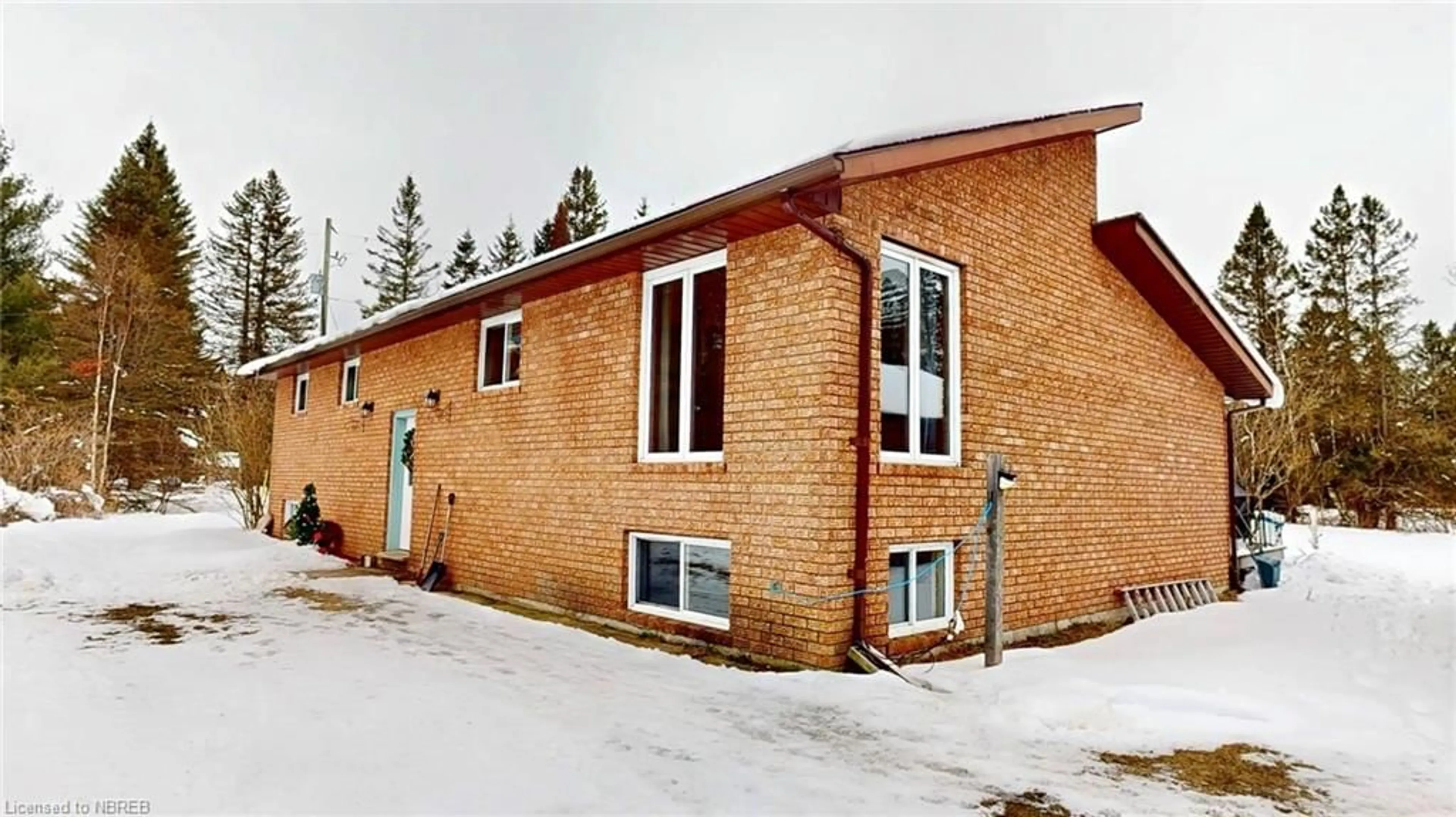 Outside view for 23 Chalet Rd, Trout Creek Ontario P0H 2L0