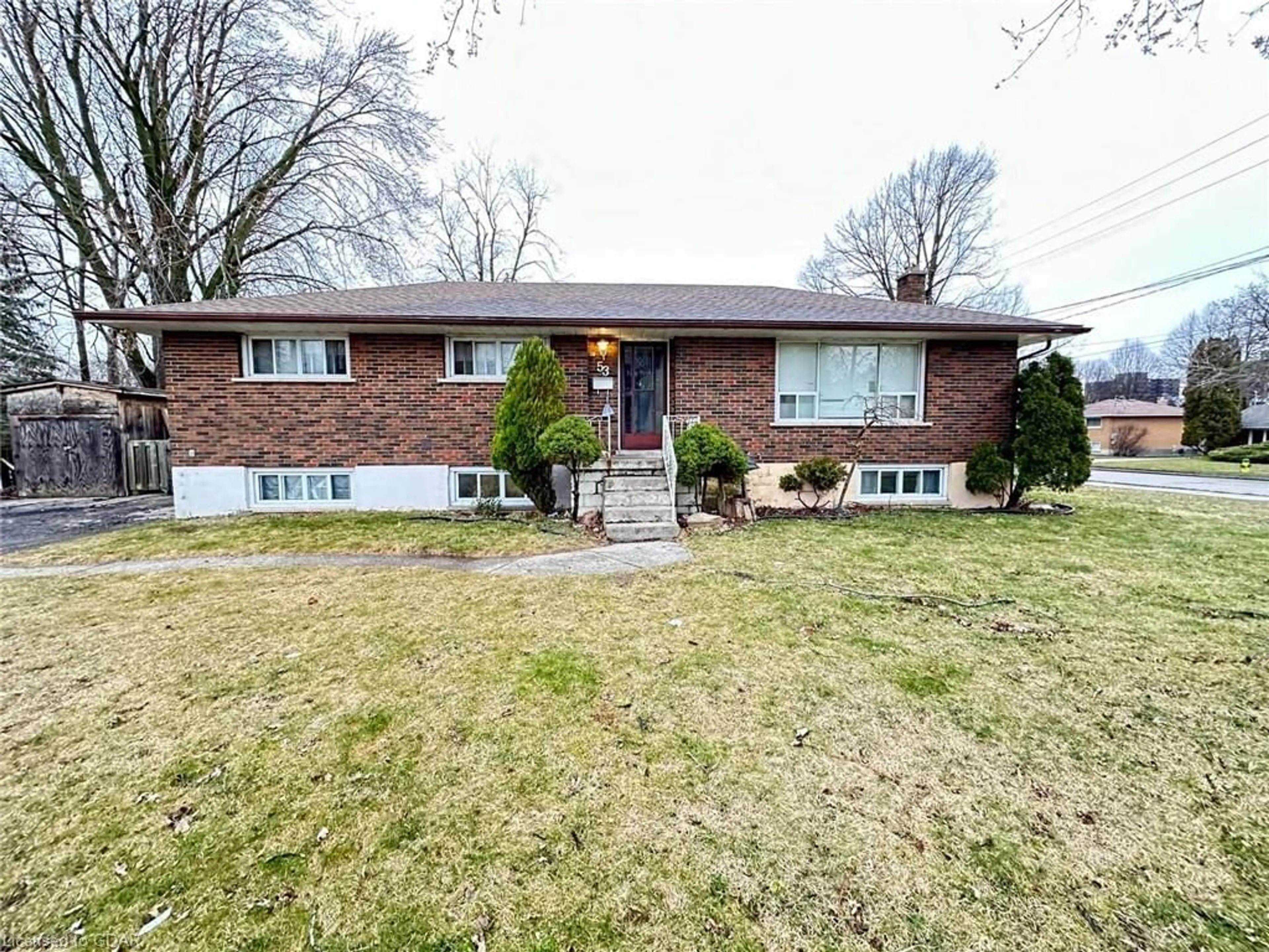 Home with brick exterior material for 53 Nicklin Cres, Guelph Ontario N1H 5G1