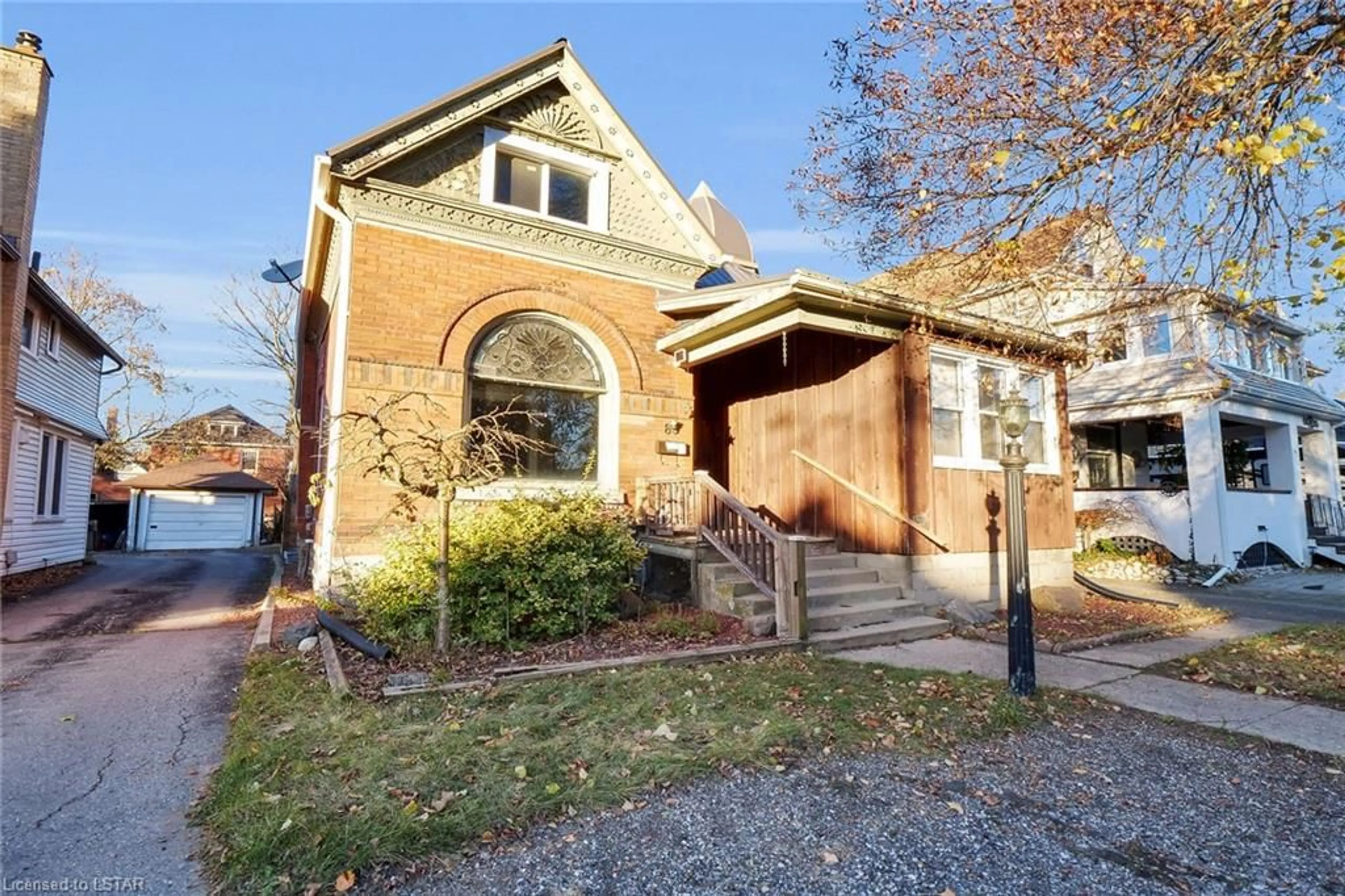 Home with brick exterior material for 89 Gladstone Ave, St. Thomas Ontario N5R 2L9