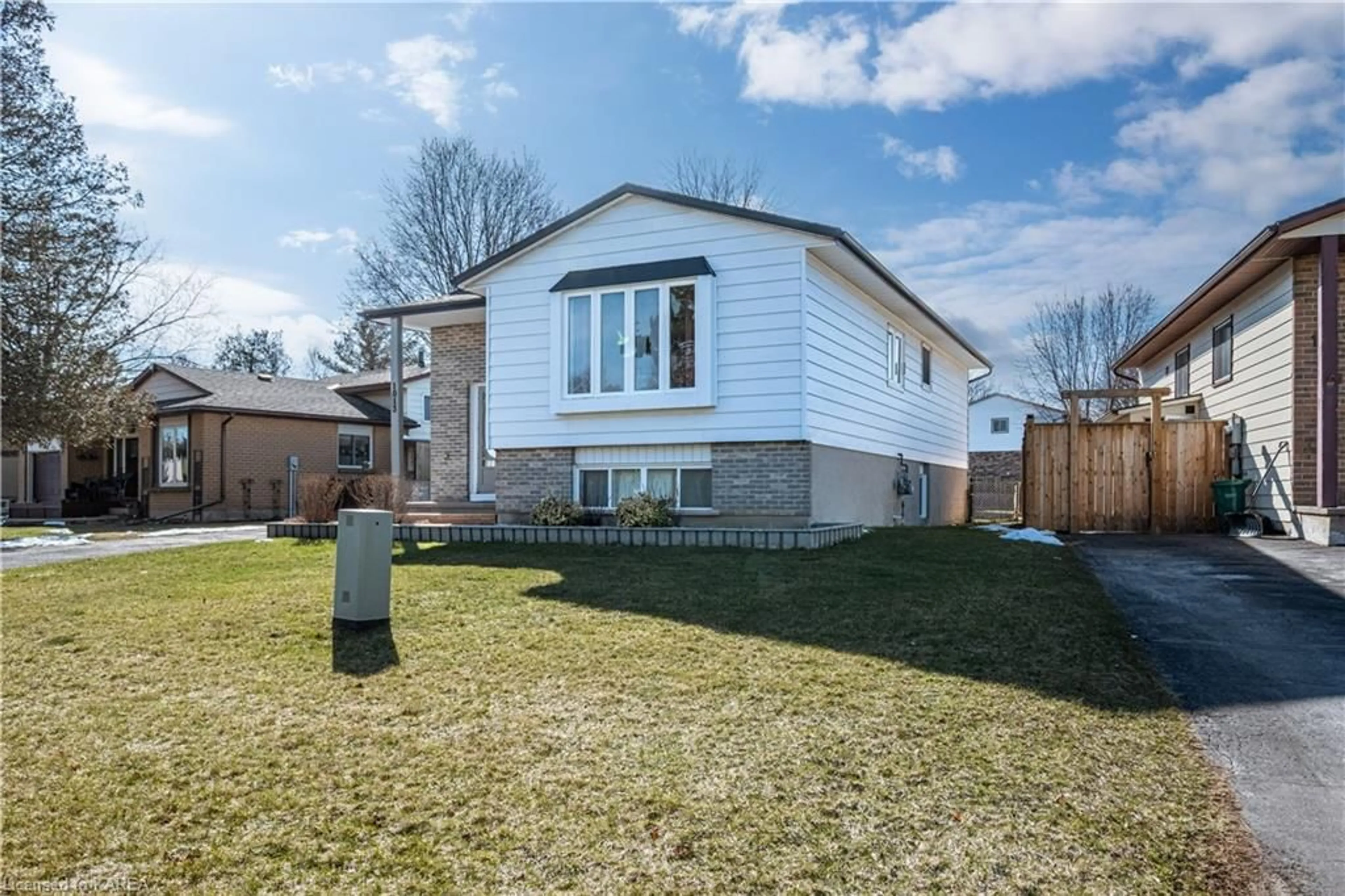 Home with brick exterior material for 1013 Pinewood Pl, Kingston Ontario K7P 1L3