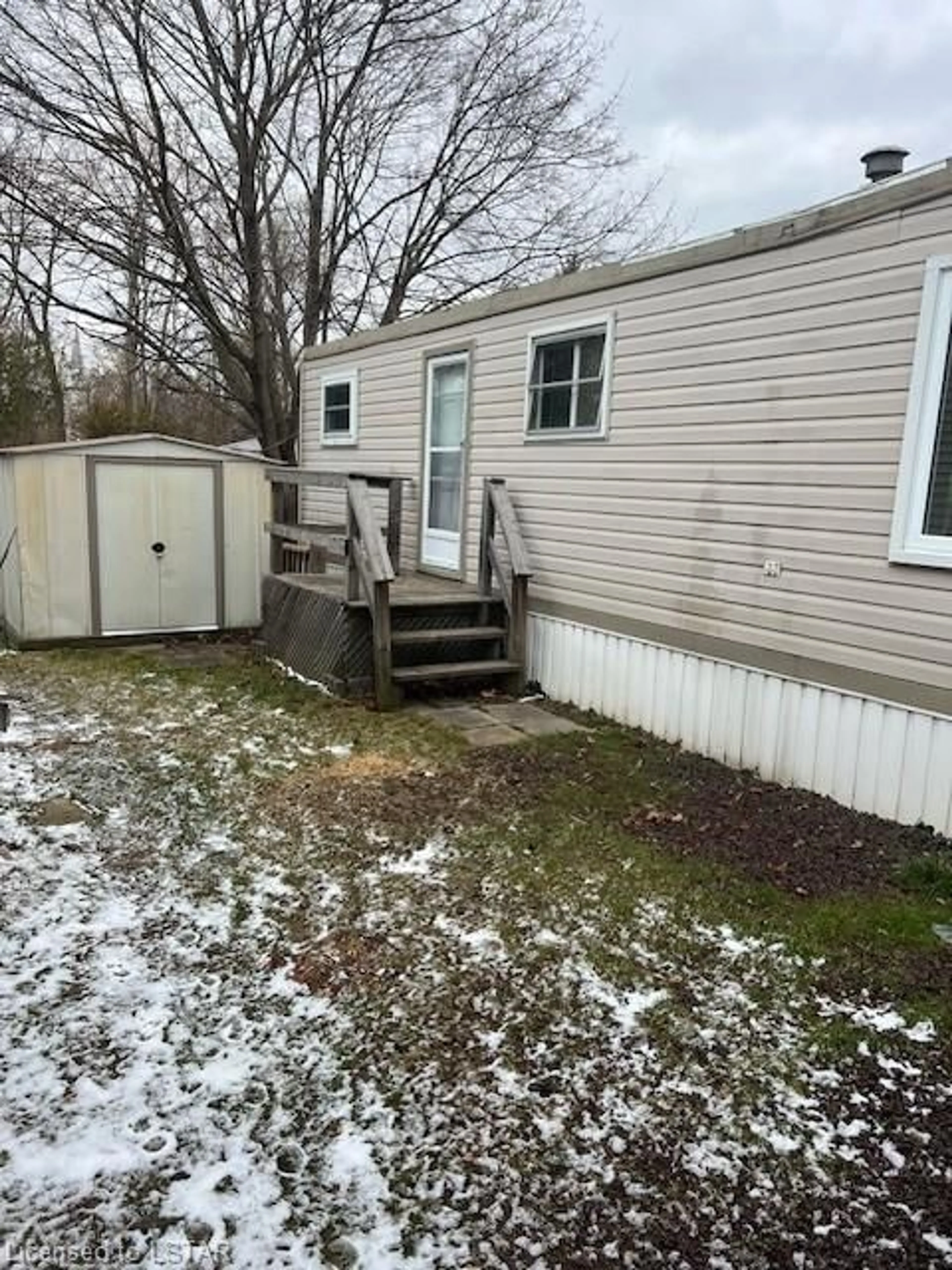 Shed for 33 Pitt St #38, Port Burwell Ontario N0L 1T0
