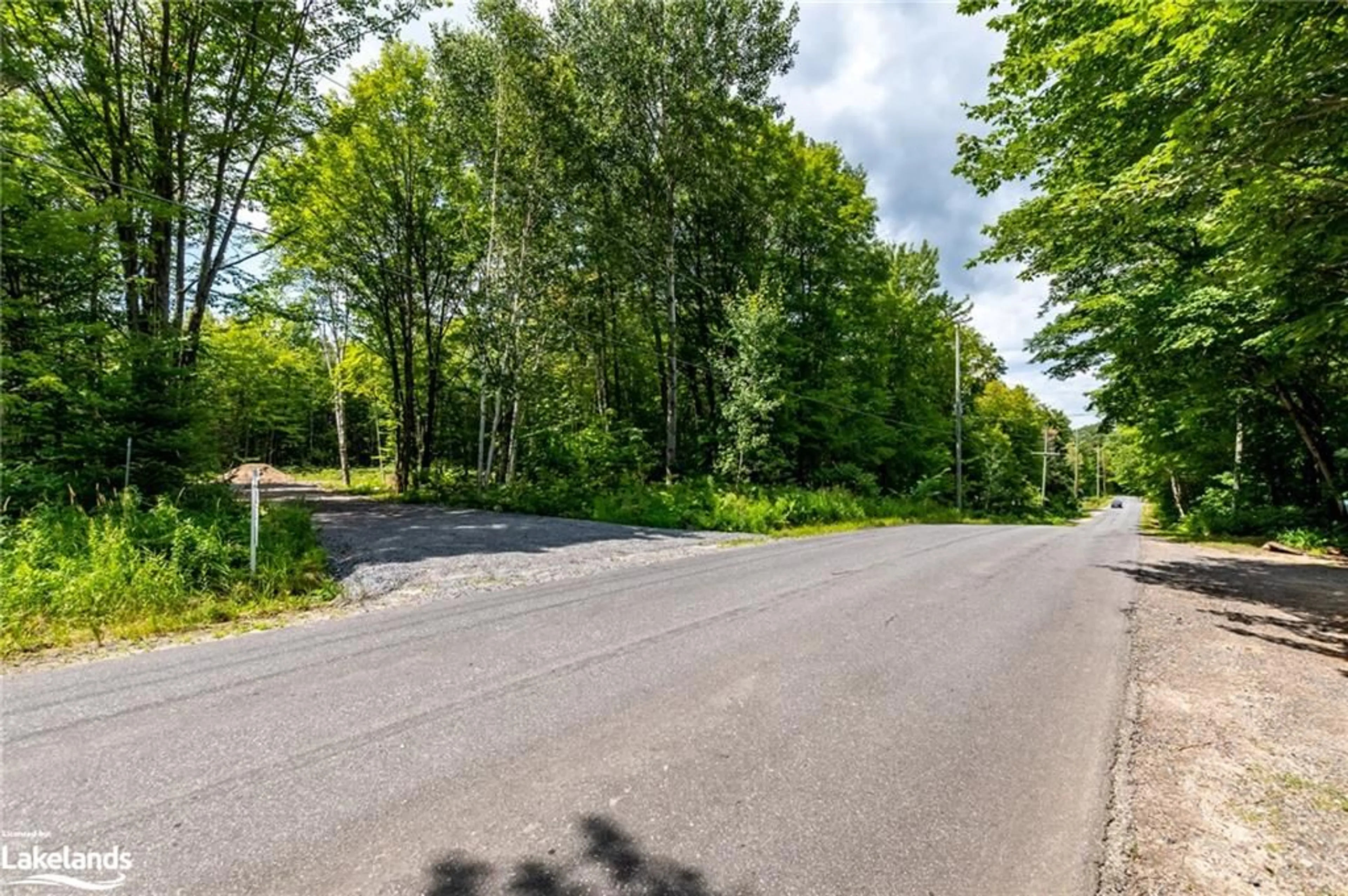 Street view for 1854 Old Muskoka Rd, Utterson Ontario P0B 1M0