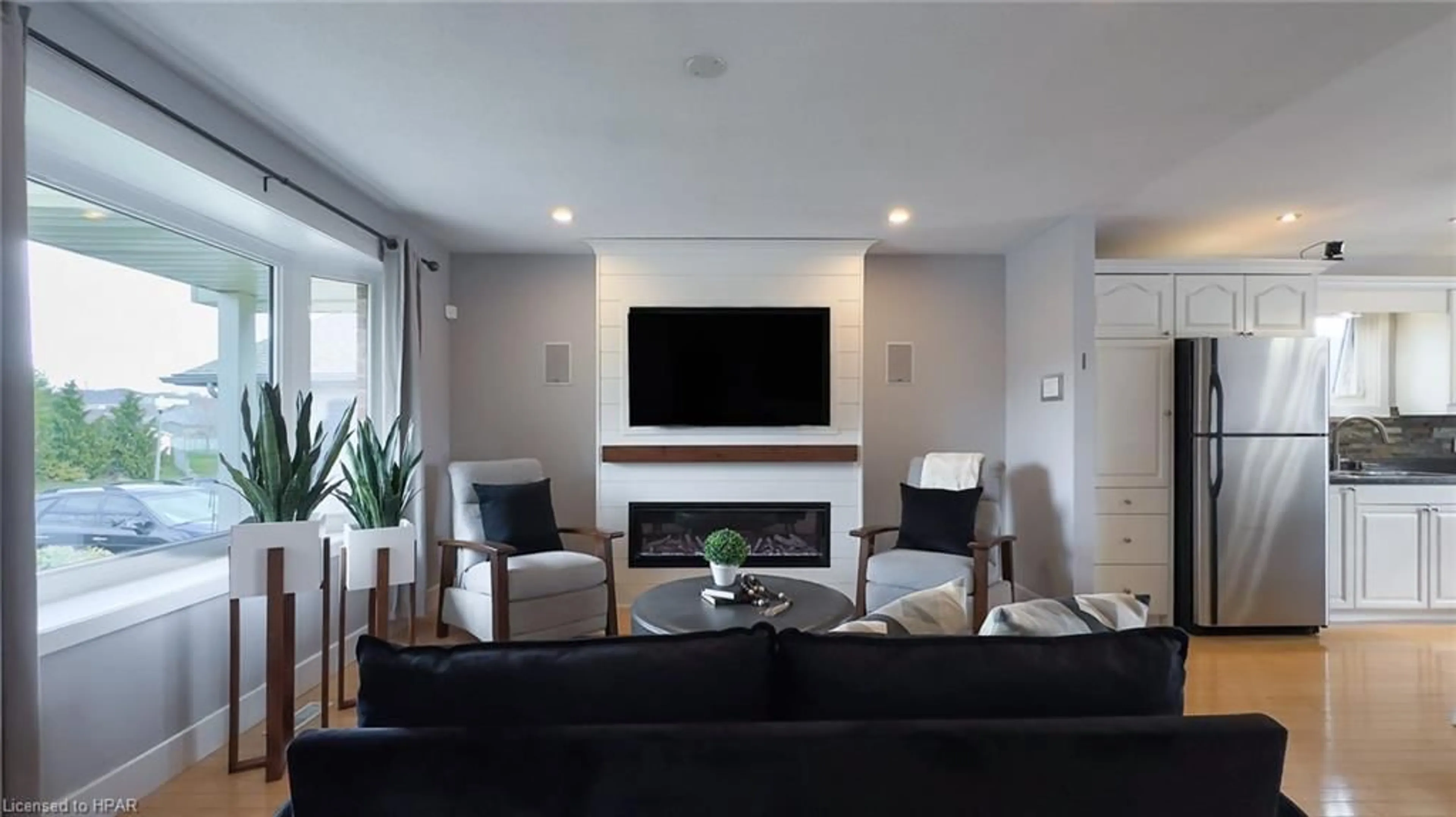 Living room for 106 Meadowridge Dr, St. Marys Ontario N4X 1B9