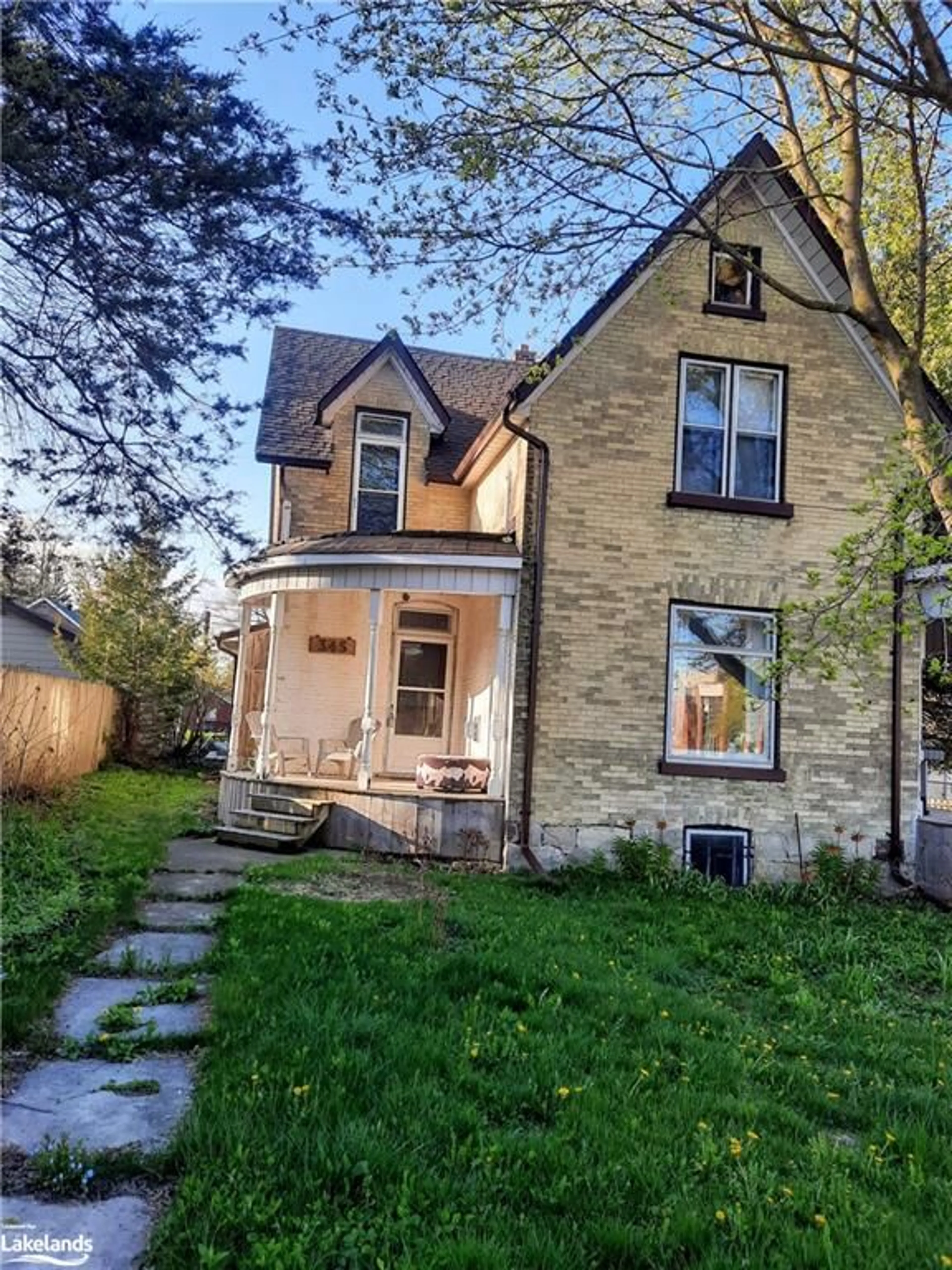 Frontside or backside of a home for 345 Main St, Palmerston Ontario N0G 2P0