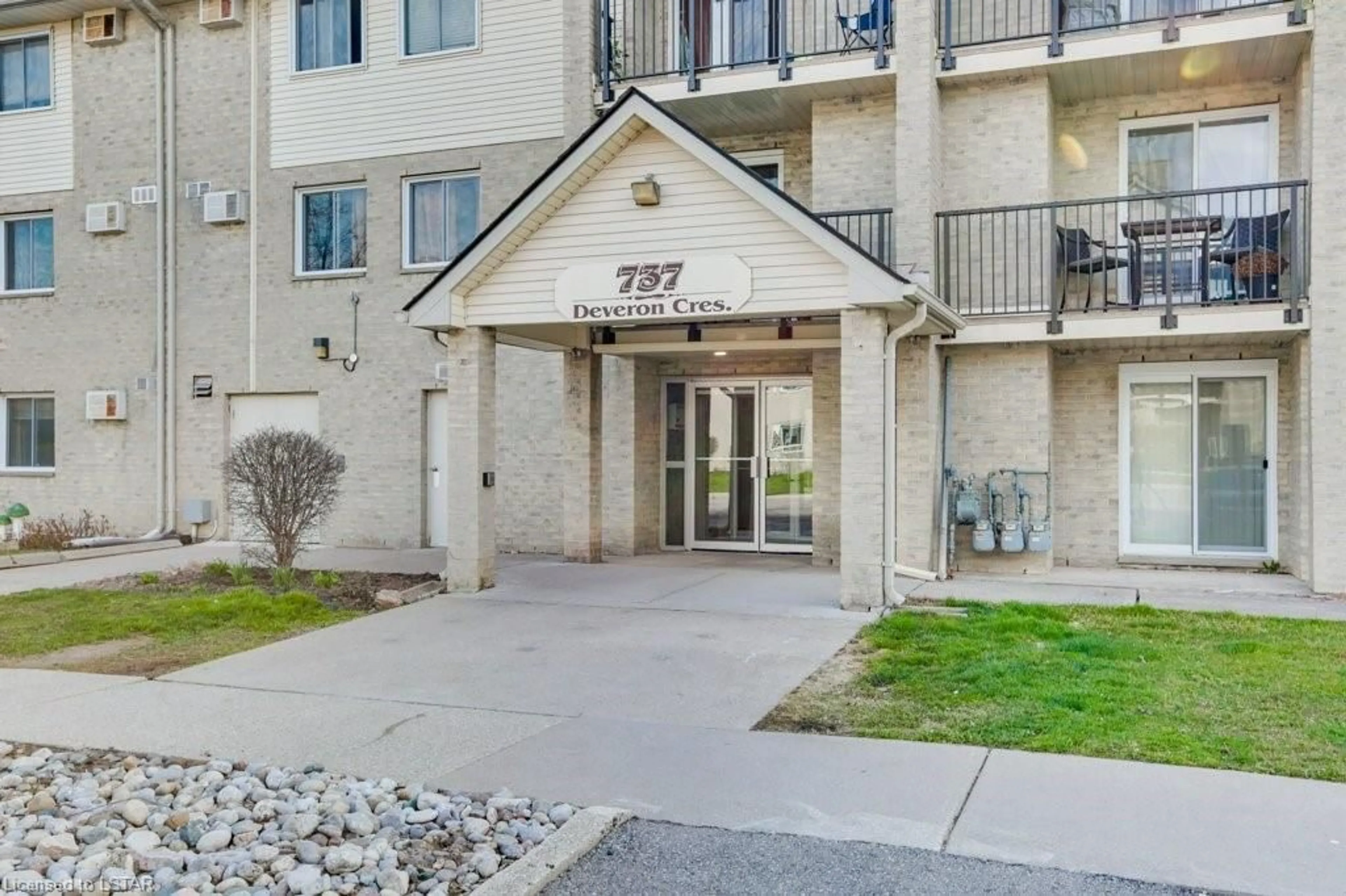 A pic from exterior of the house or condo for 737 Deveron Cres #203, London Ontario N5Z 4X9