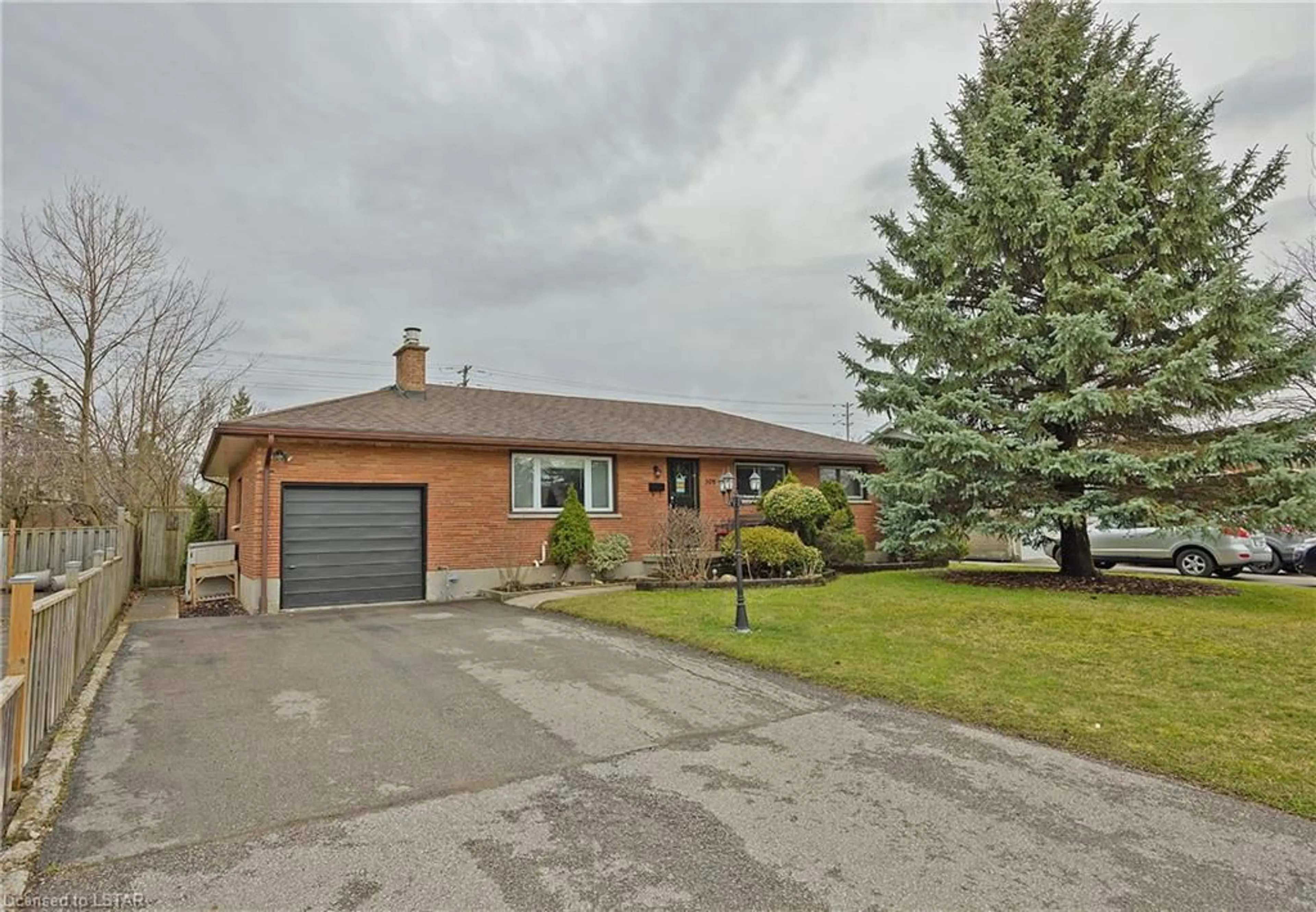 Frontside or backside of a home for 309 Burlington Cres, London Ontario N5Z 3G6