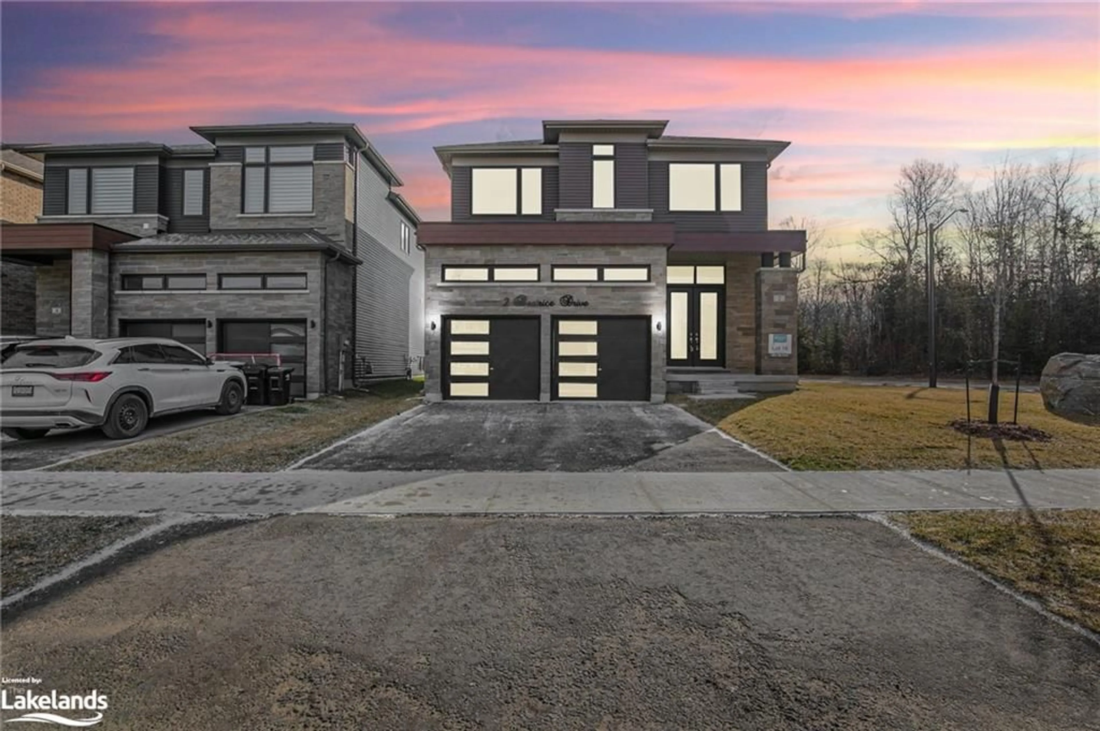 Frontside or backside of a home for 2 Beatrice Dr, Wasaga Beach Ontario L9Z 0L3