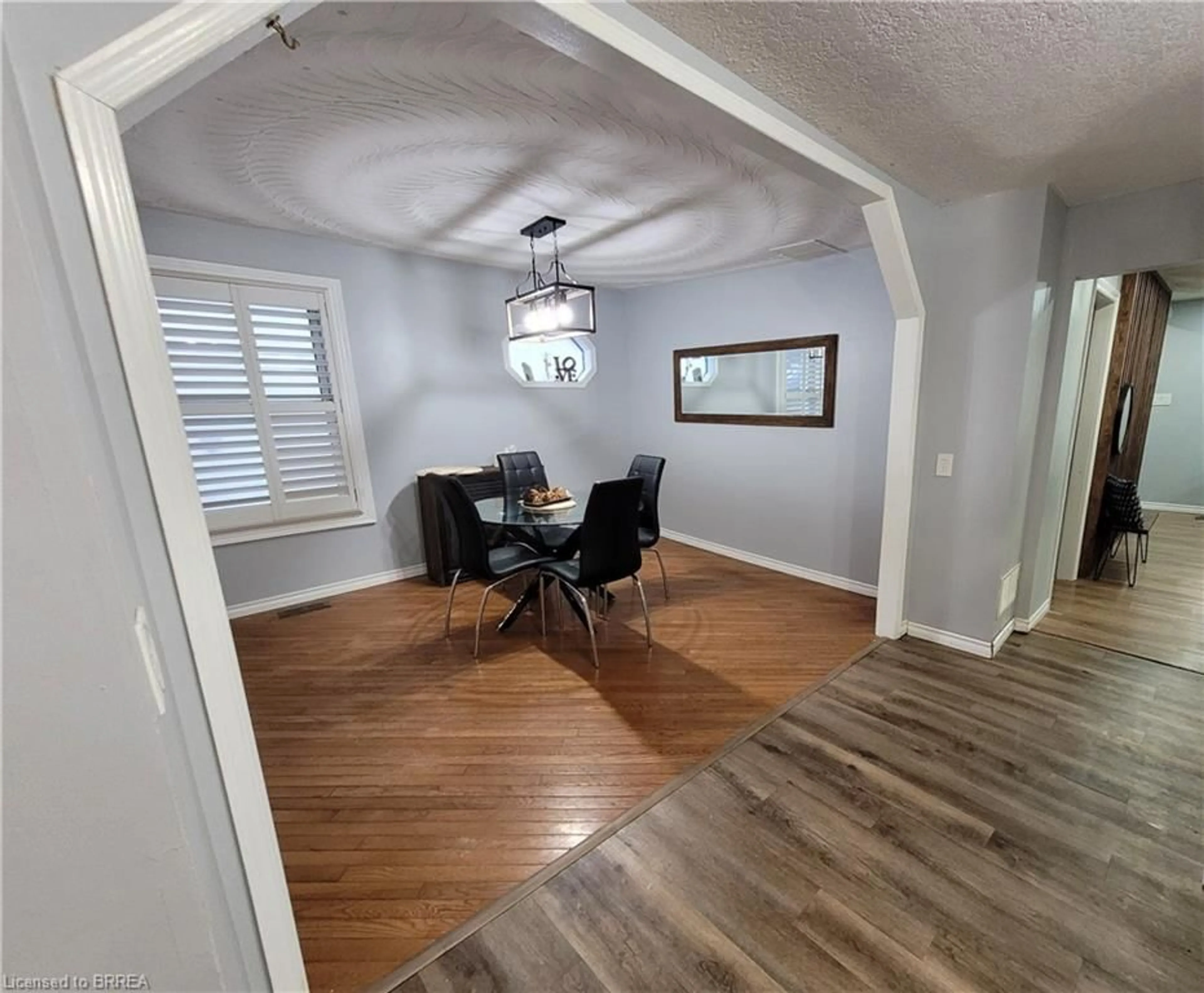 Dining room for 49 Seventh Ave, Brantford Ontario N3S 1B3