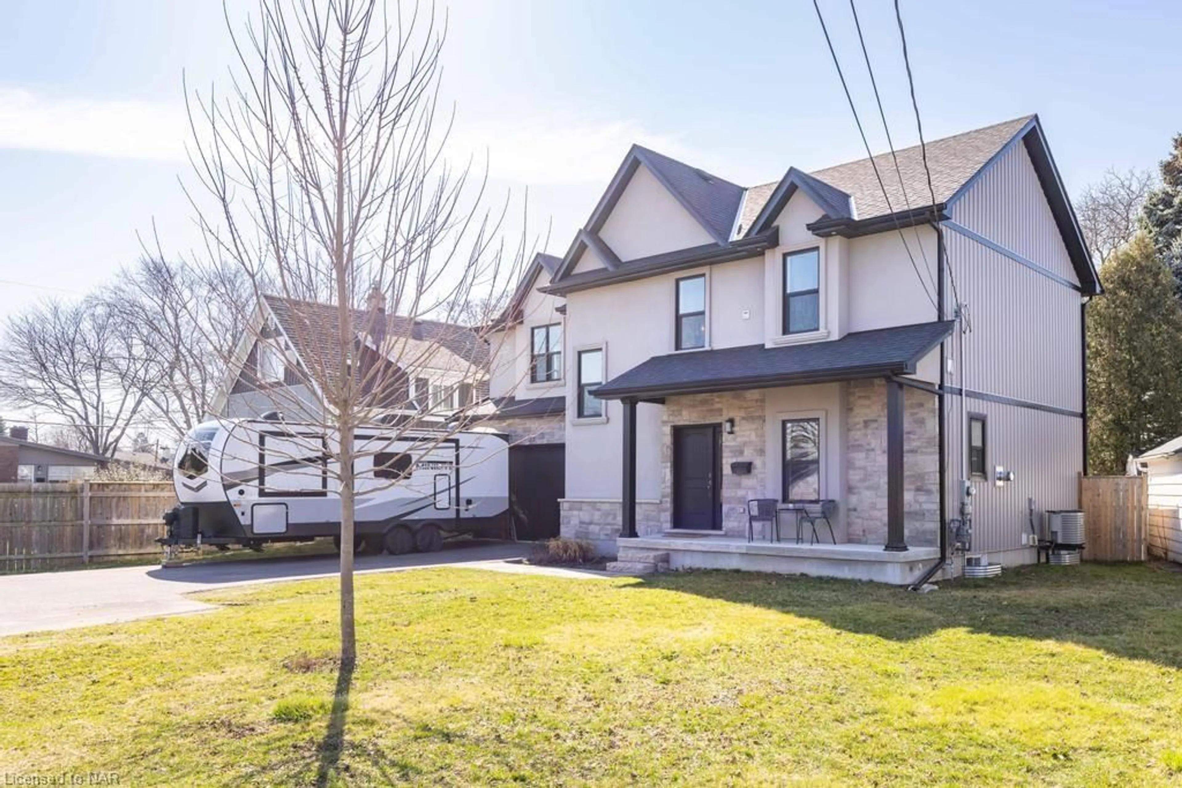 Frontside or backside of a home for 20 Jubilee Drive, St. Catharines Ontario L2M 4P8