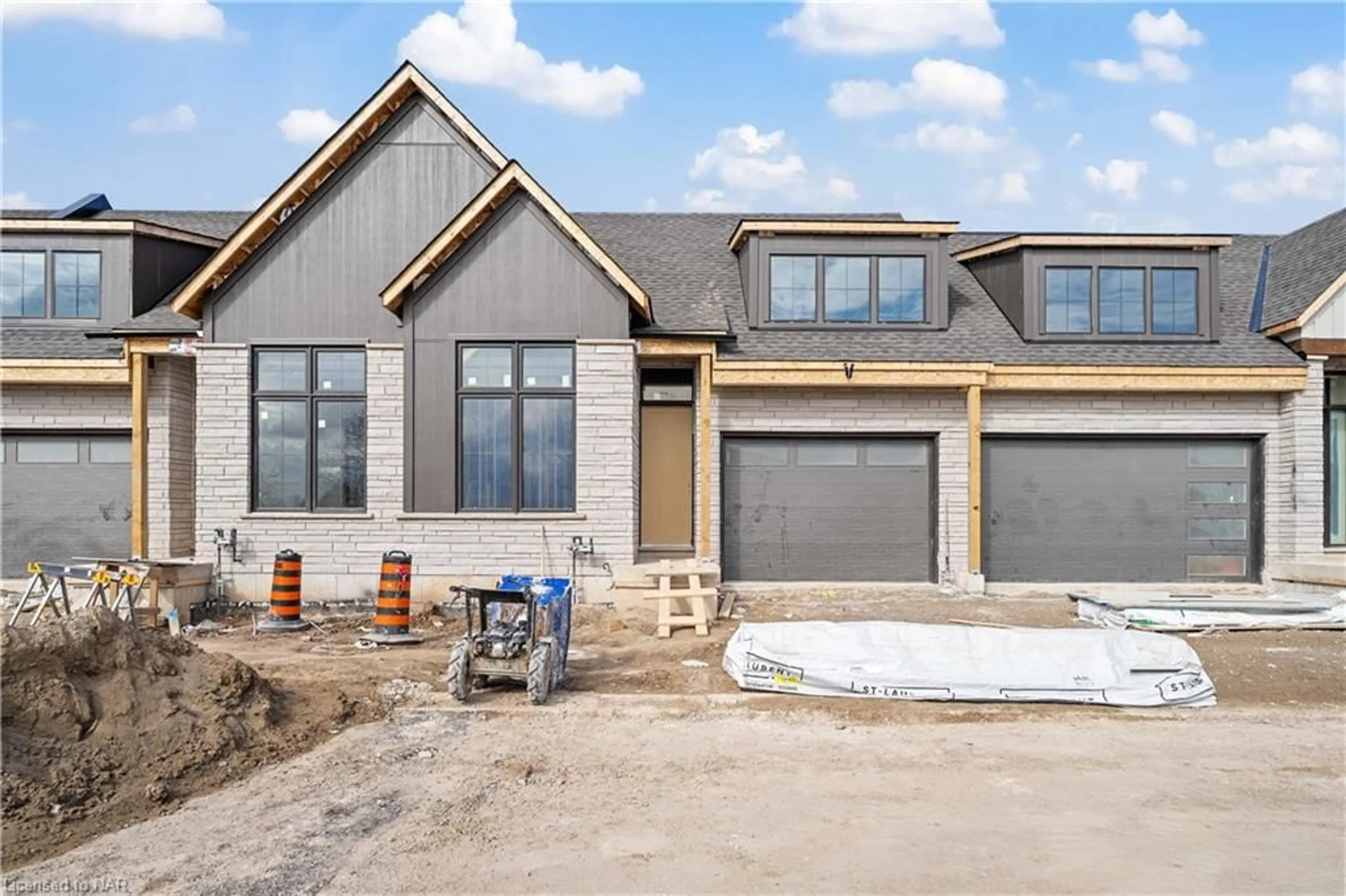 Frontside or backside of a home for 41 Ivy Cres #10, Thorold Ontario L2V 0J9