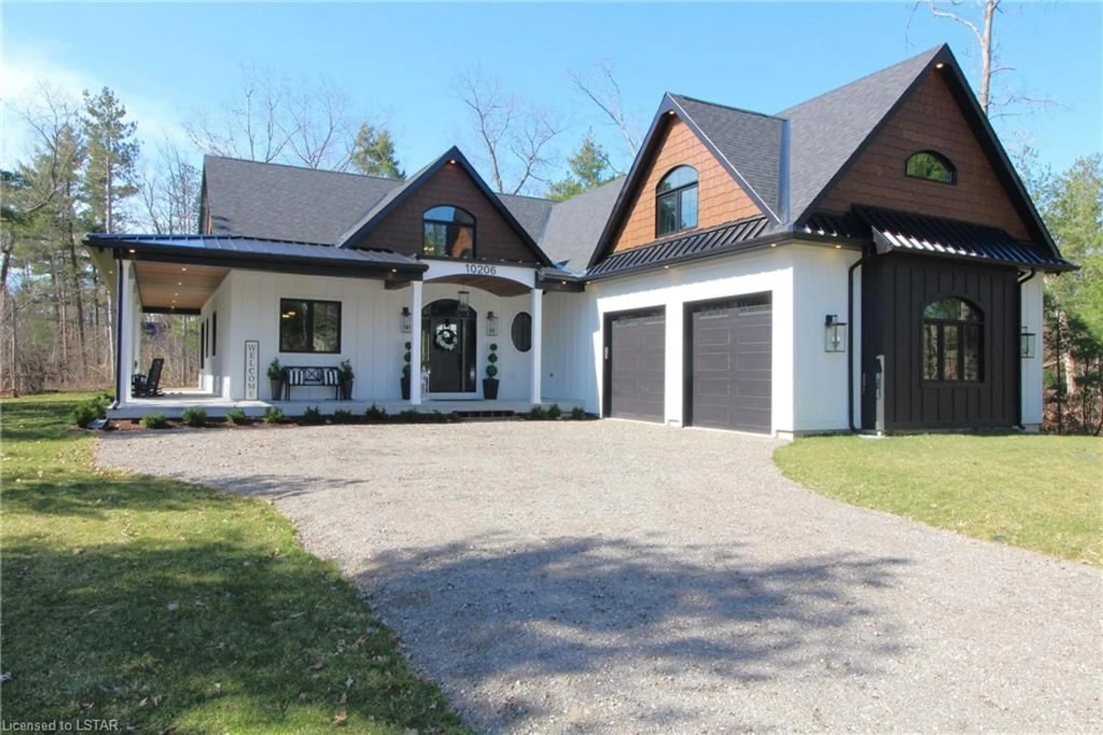 Frontside or backside of a home for 10206 Sandalwood Cres, Grand Bend Ontario N0M 1T0