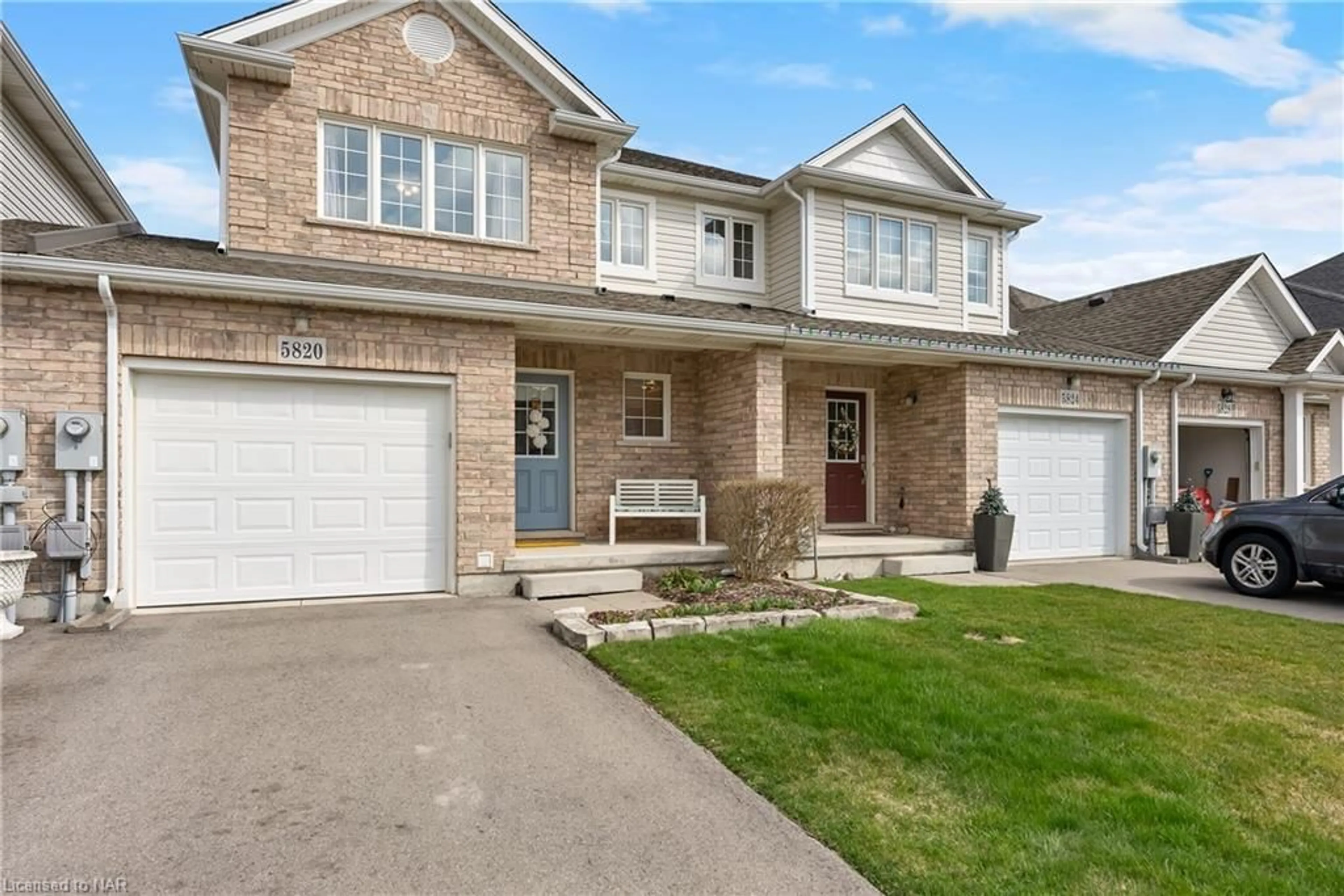 Frontside or backside of a home for 5820 Osprey Ave, Niagara Falls Ontario L2H 0G2