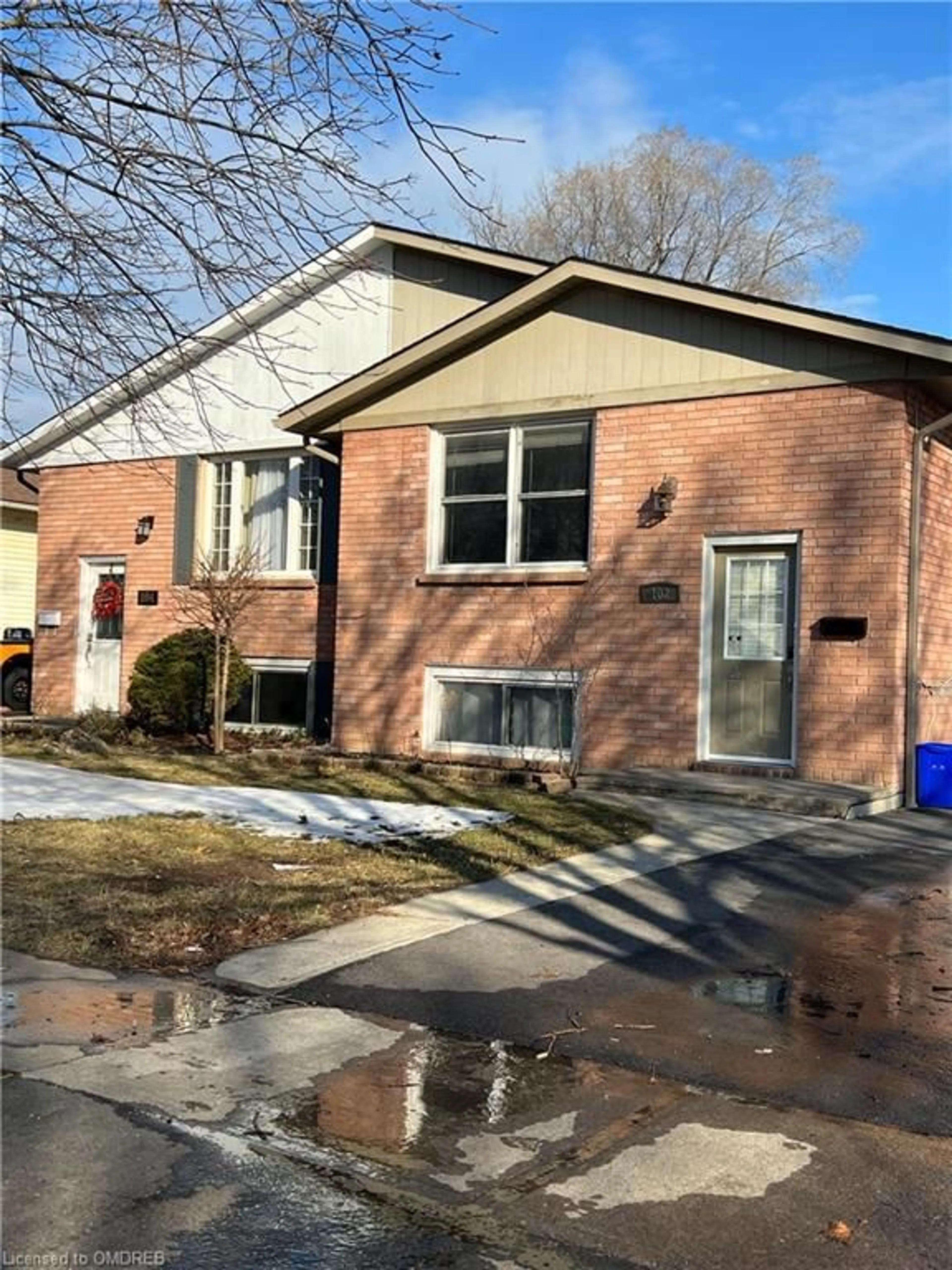 Home with brick exterior material for 102 Elma St, St. Catharines Ontario L2N 6Z7