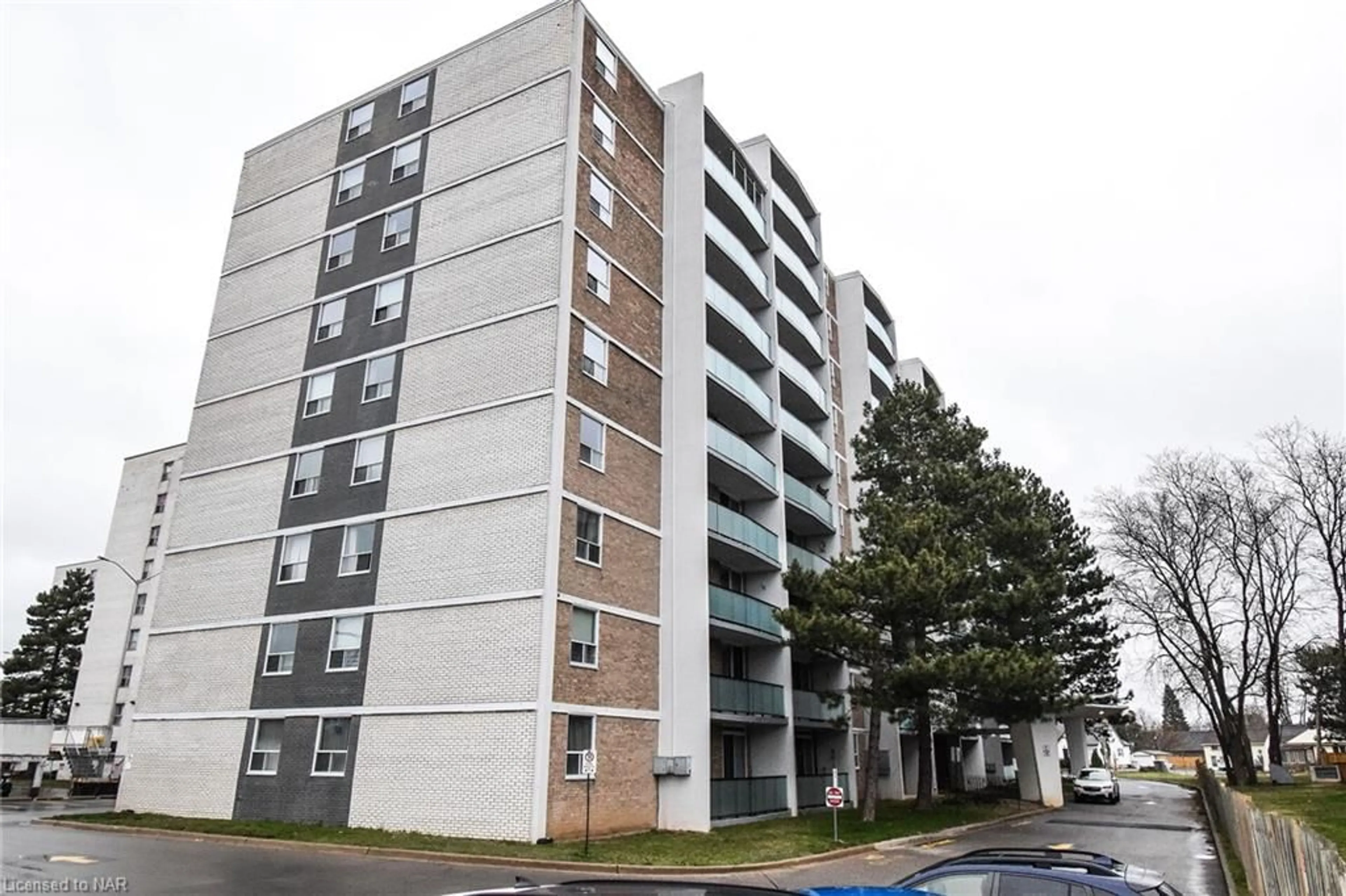 A pic from exterior of the house or condo for 359 Geneva St #908, St. Catharines Ontario L2N 2G5