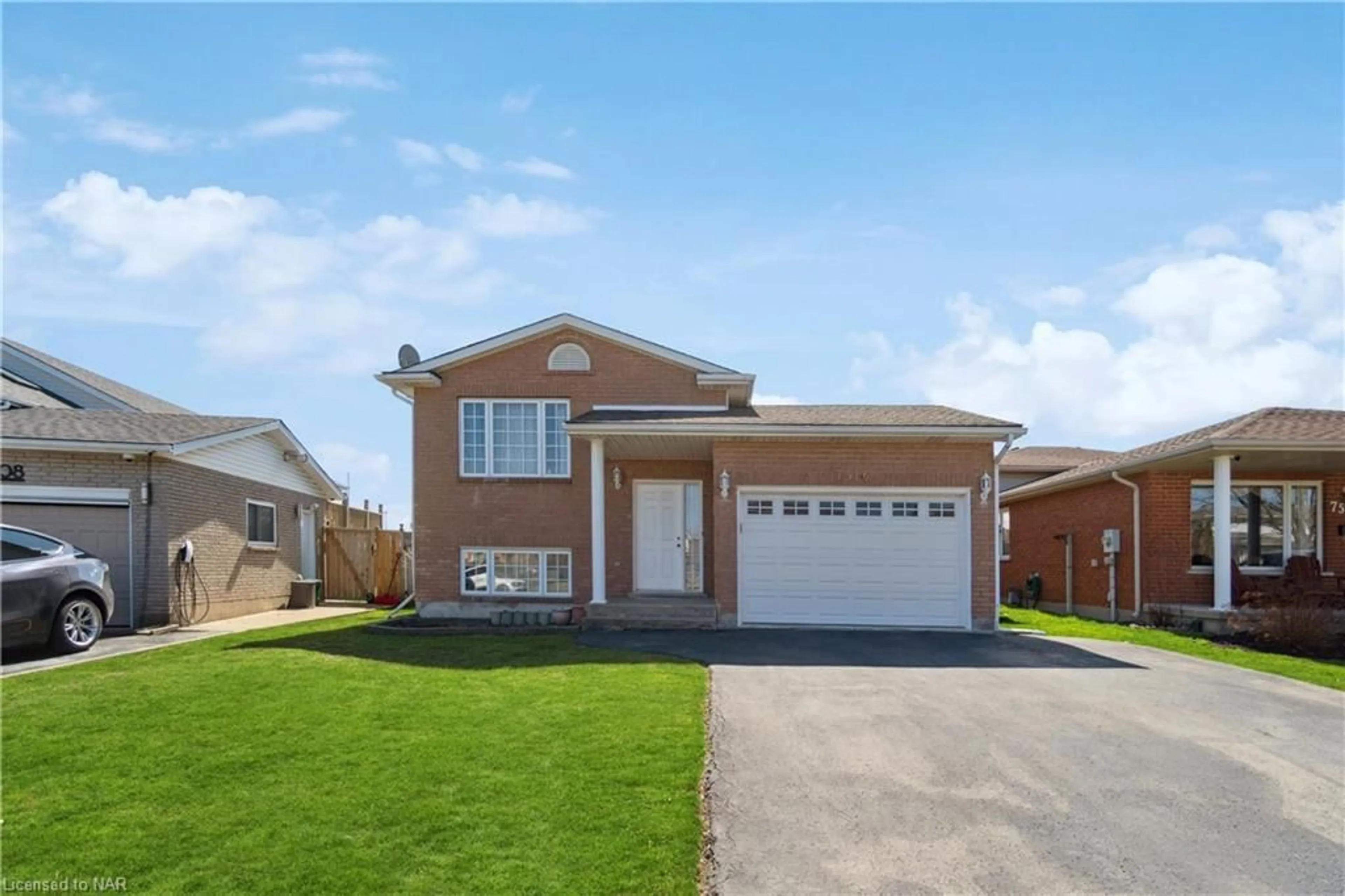 Frontside or backside of a home for 7516 Monastery Dr, Niagara Falls Ontario L2H 3A7