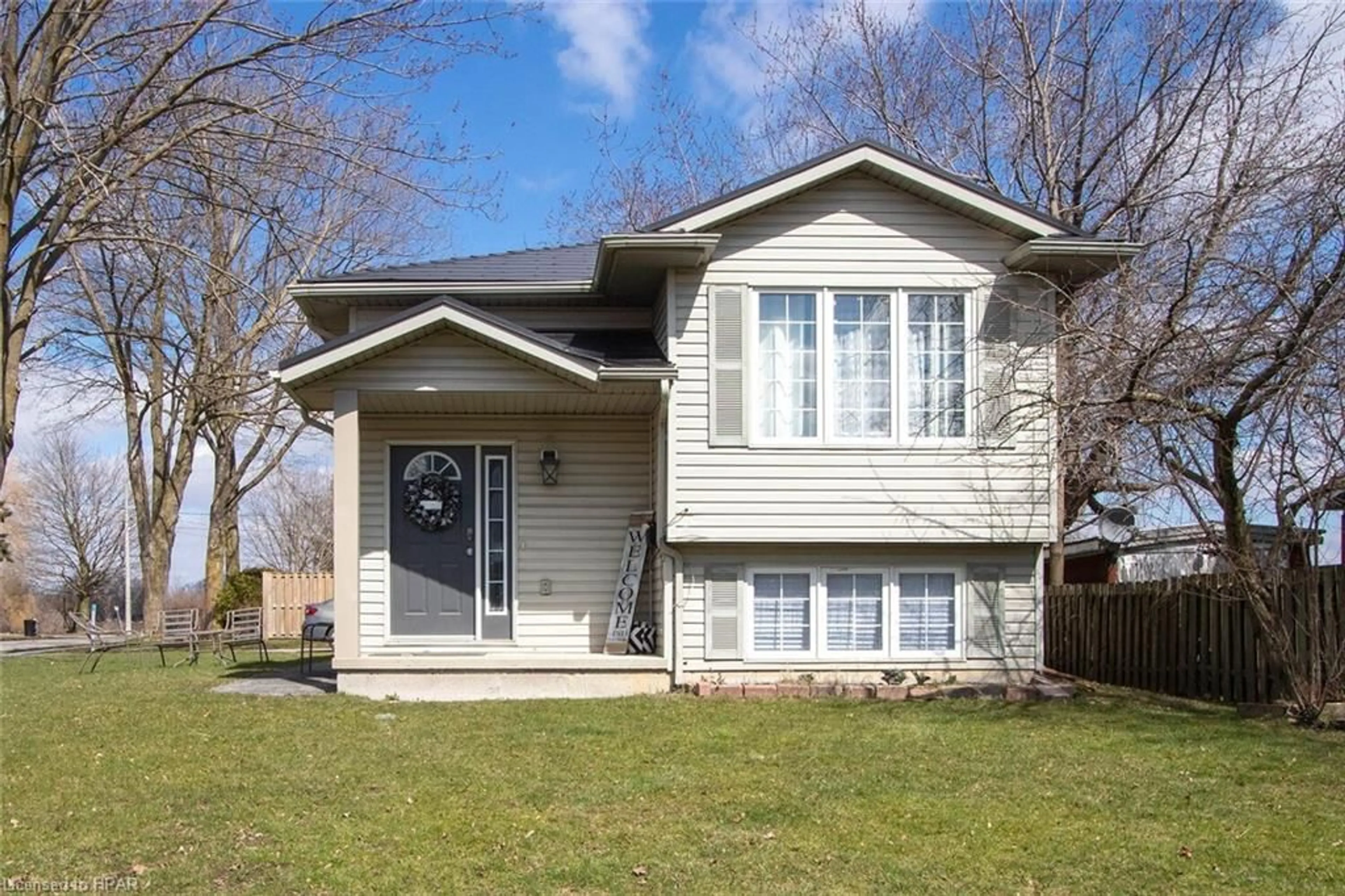 Frontside or backside of a home for 17 Laurier St, Stratford Ontario N5A 4M2