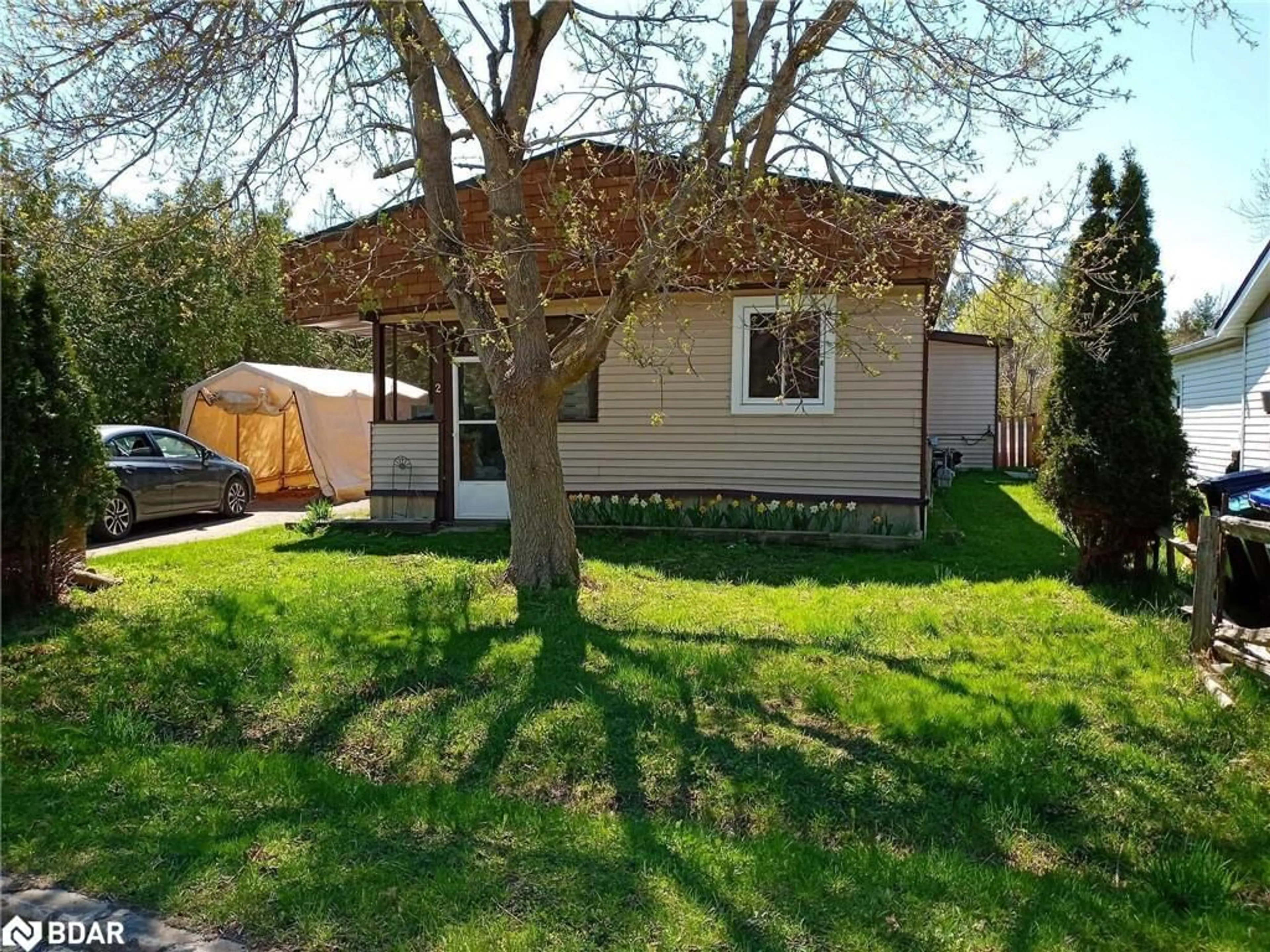 Frontside or backside of a home for 2 Shamrock Cres, Angus Ontario L0M 1B1