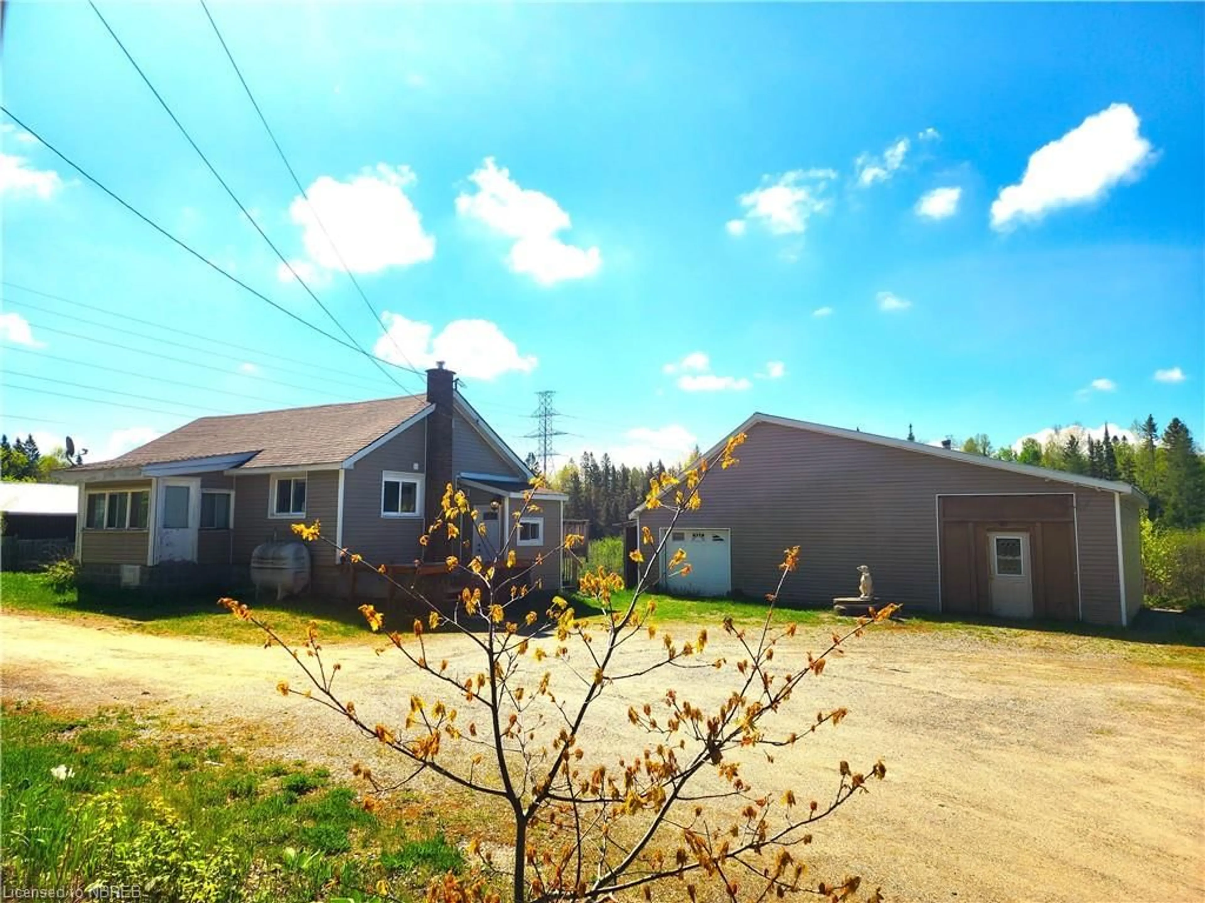 Frontside or backside of a home for 1521 Four Mile Lake Rd, North Bay Ontario P1B 8G2