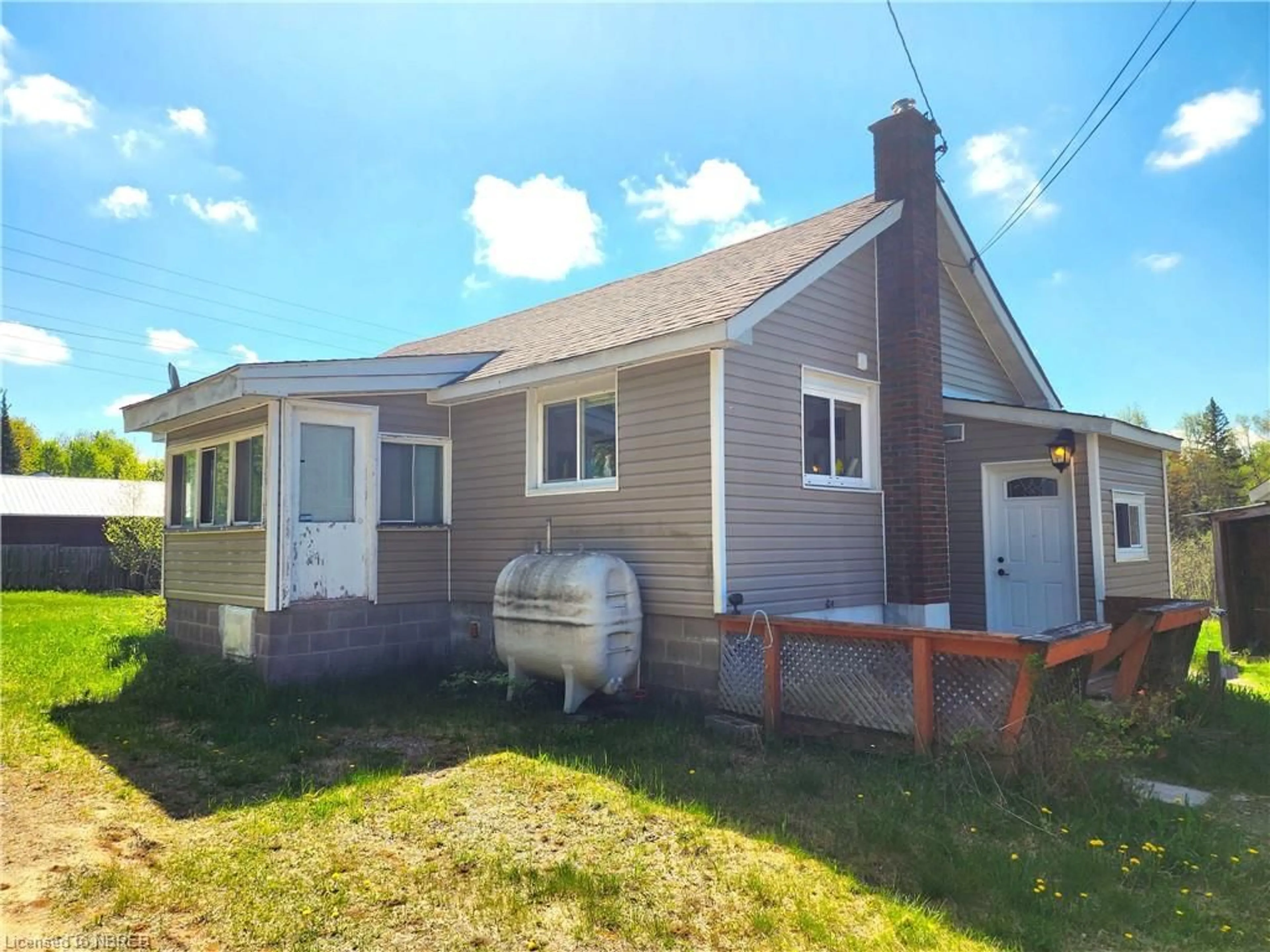 Frontside or backside of a home for 1521 Four Mile Lake Rd, North Bay Ontario P1B 8G2