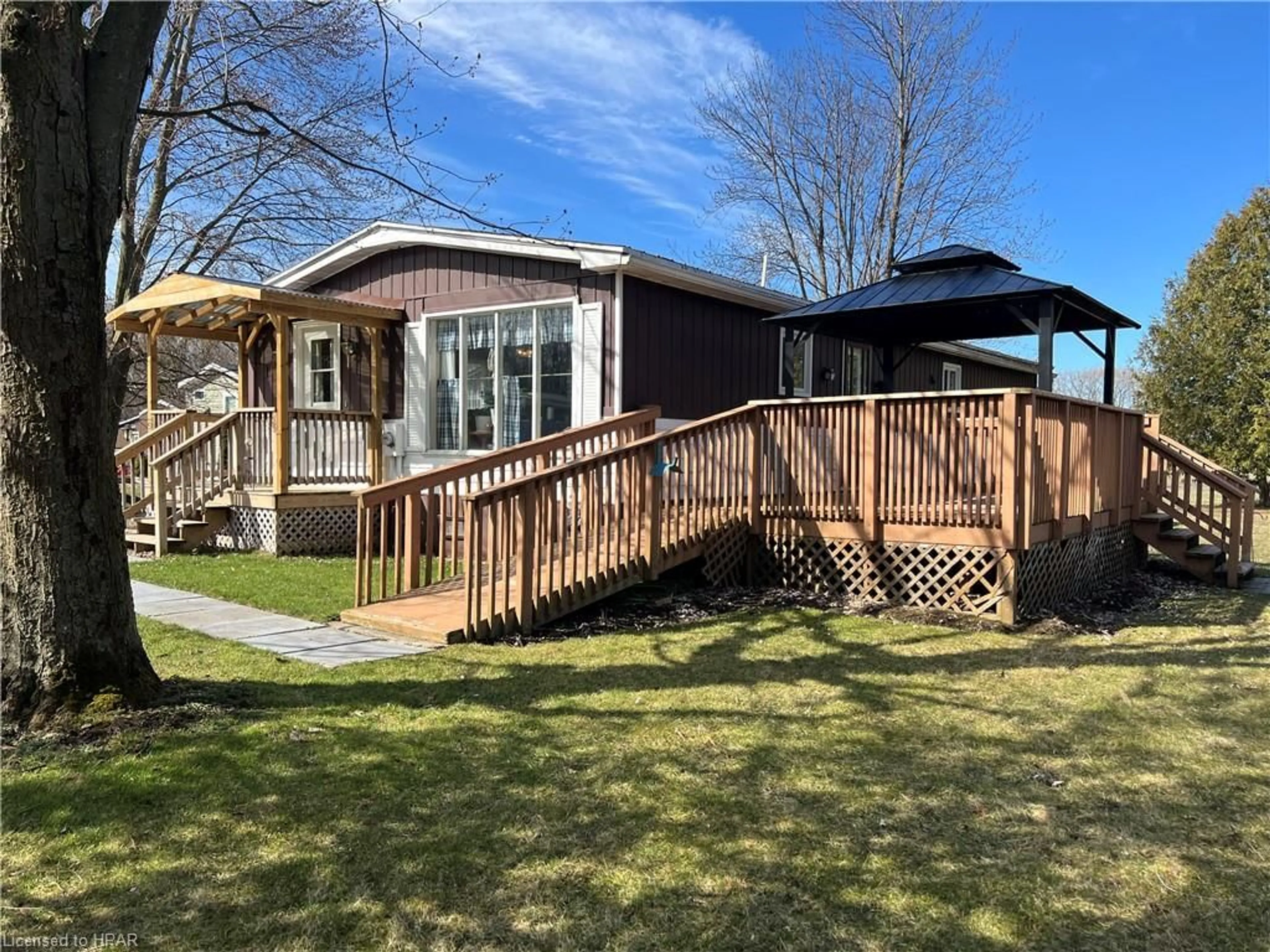 Frontside or backside of a home for 75049 Hensall Rd #5, Huron East Ontario N0K 1W0