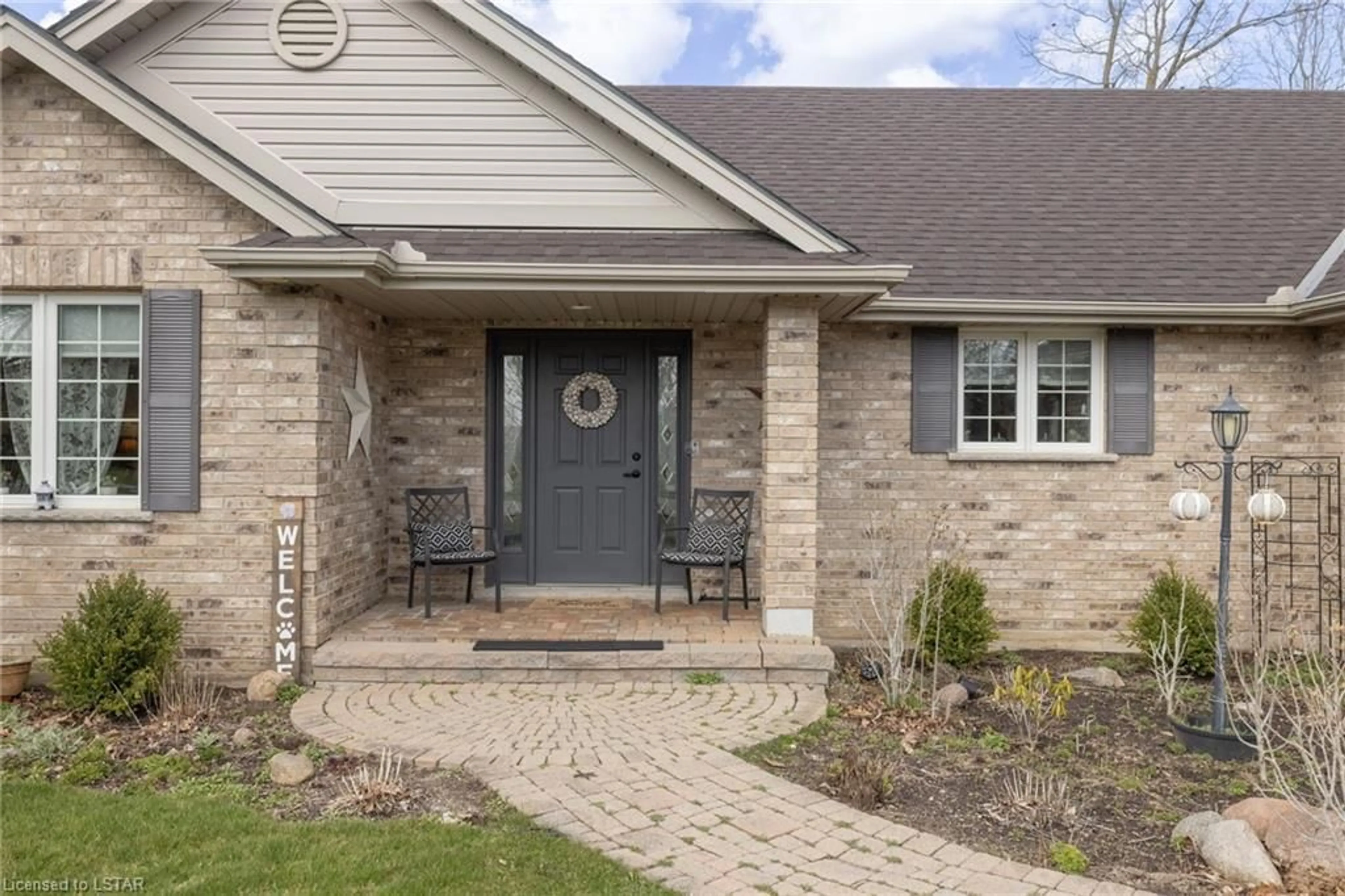 Home with brick exterior material for 54 Oxford St, Drumbo Ontario N0J 1G0