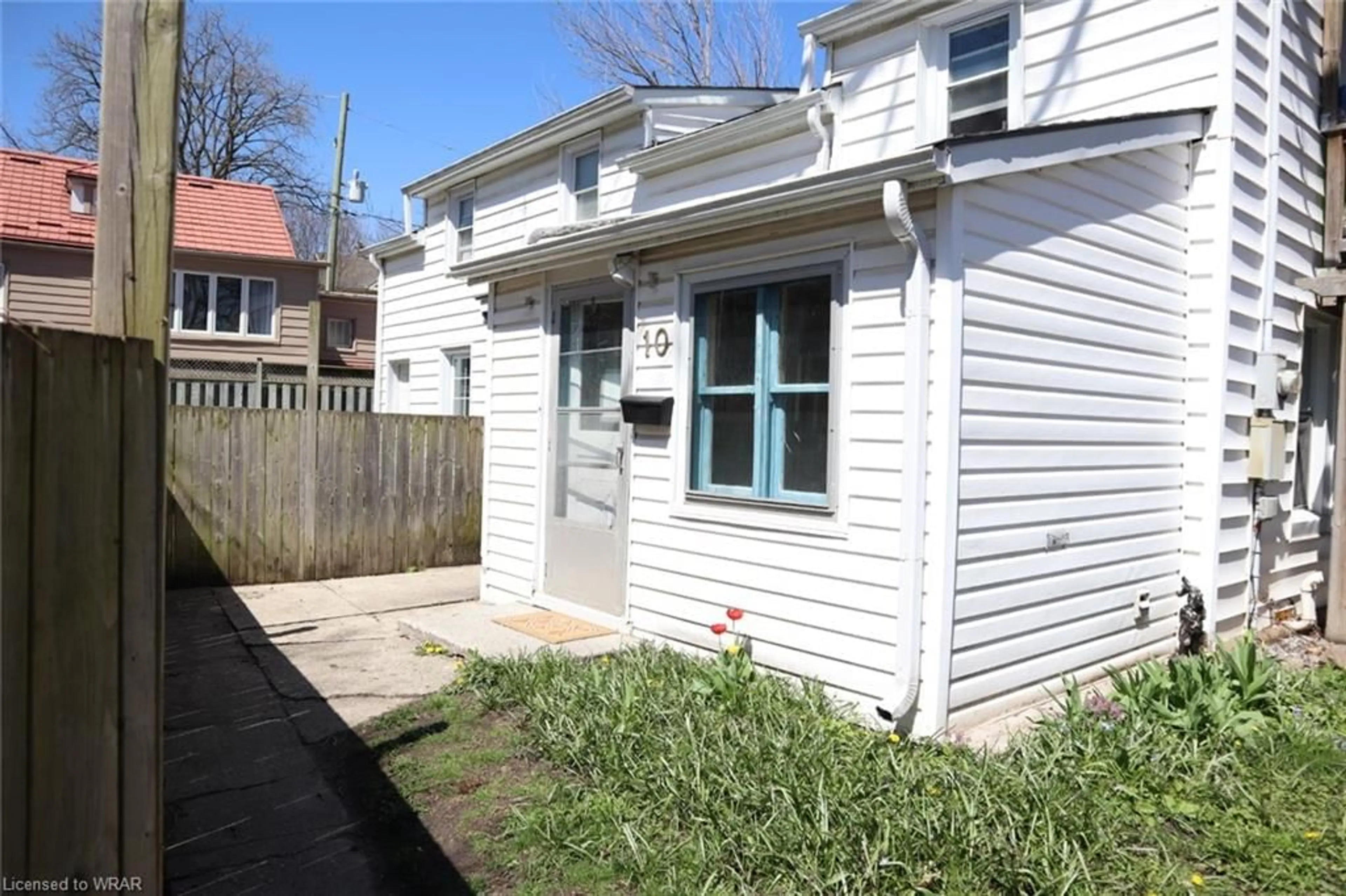 A pic from exterior of the house or condo for 10 Blair Lane, Cambridge Ontario N1S 1E4