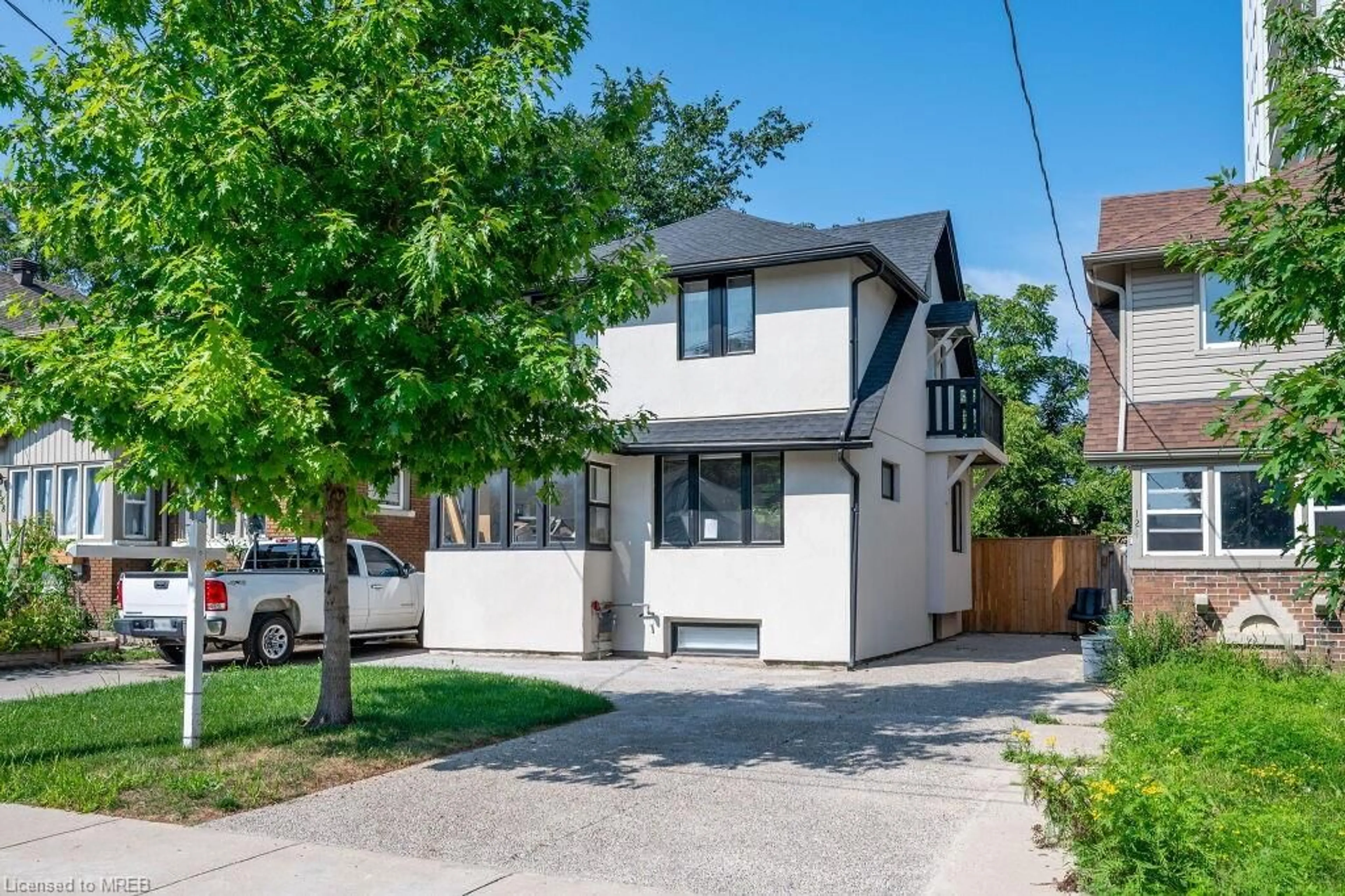 Frontside or backside of a home for 126 Walter St, Kitchener Ontario N2G 1S4