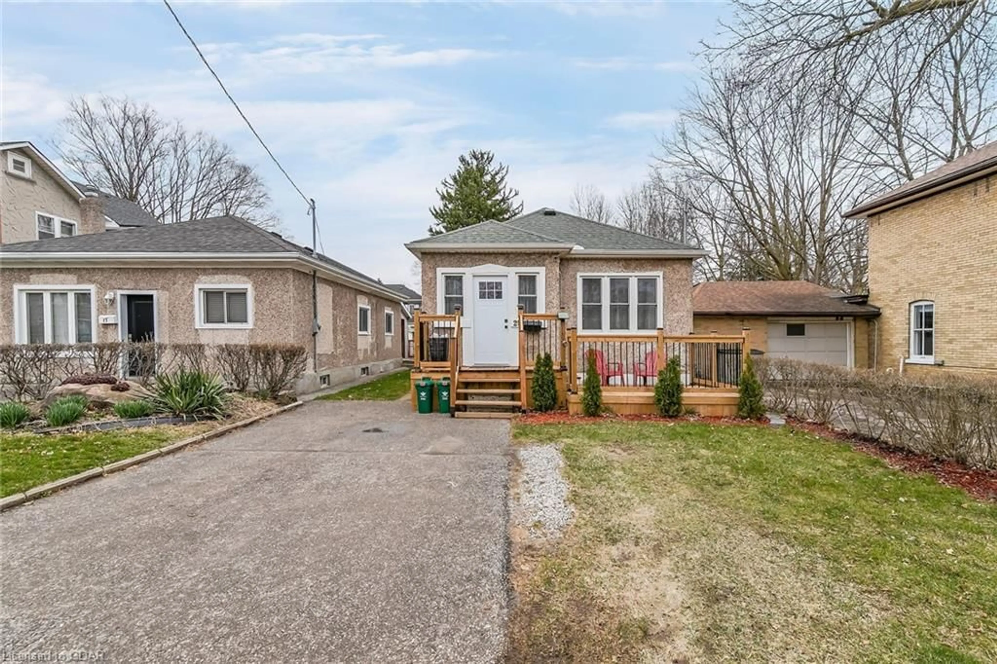 Frontside or backside of a home for 25 Cameron St, Cambridge Ontario N1R 4G9