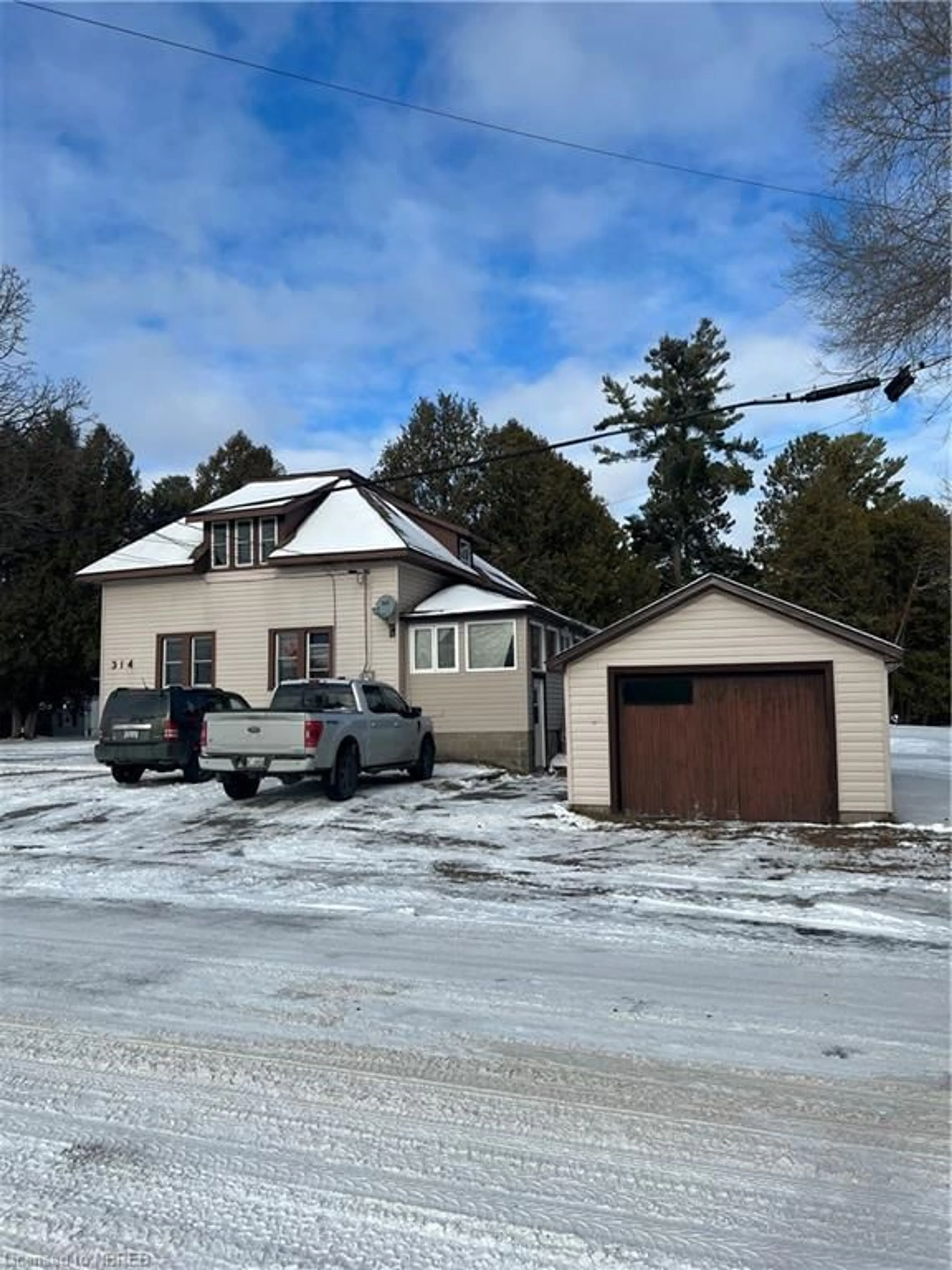 Frontside or backside of a home for 314 King St, Sturgeon Falls Ontario P2B 3A9