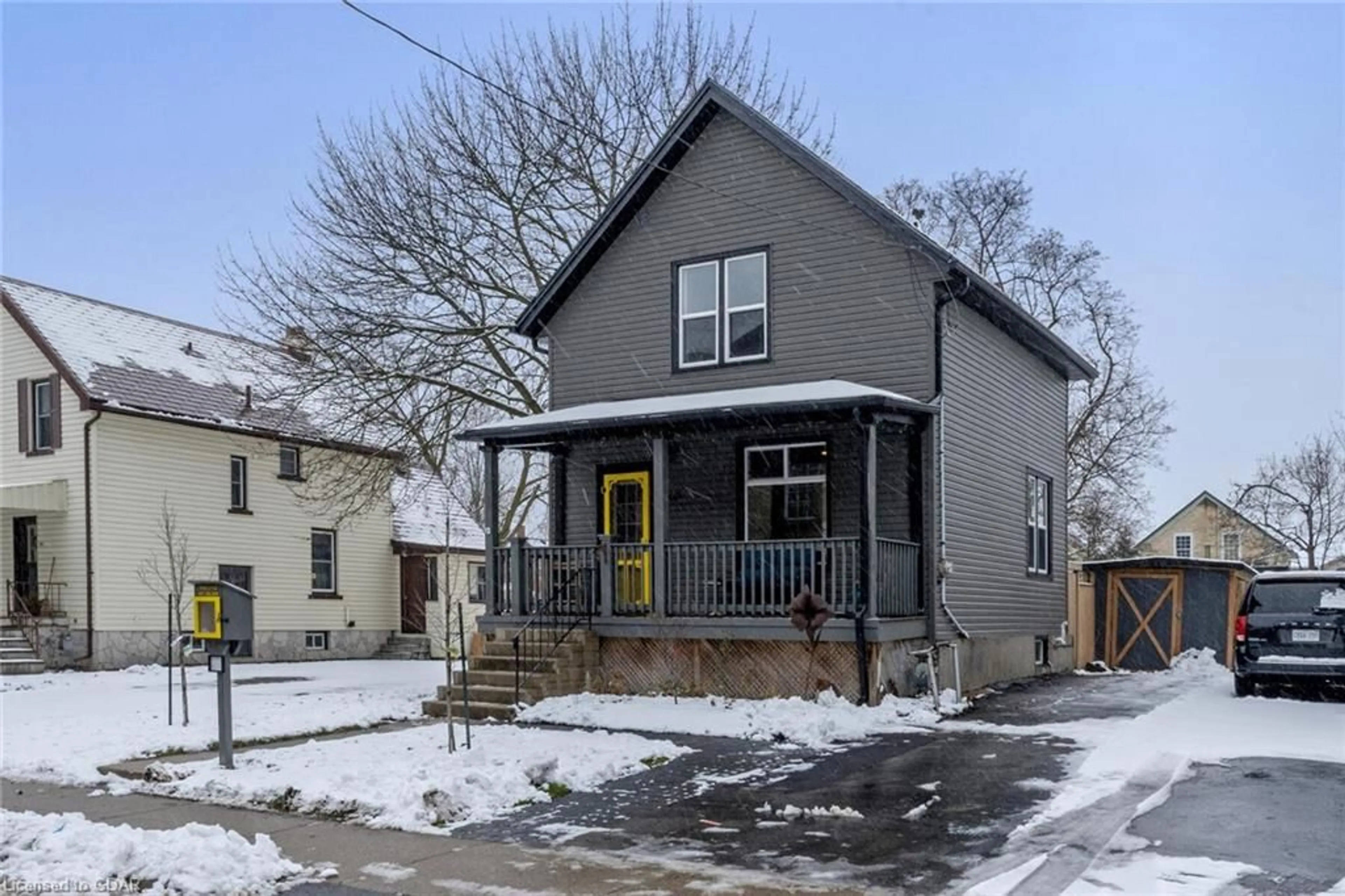 Frontside or backside of a home for 160 King St, Stratford Ontario N5A 4S1