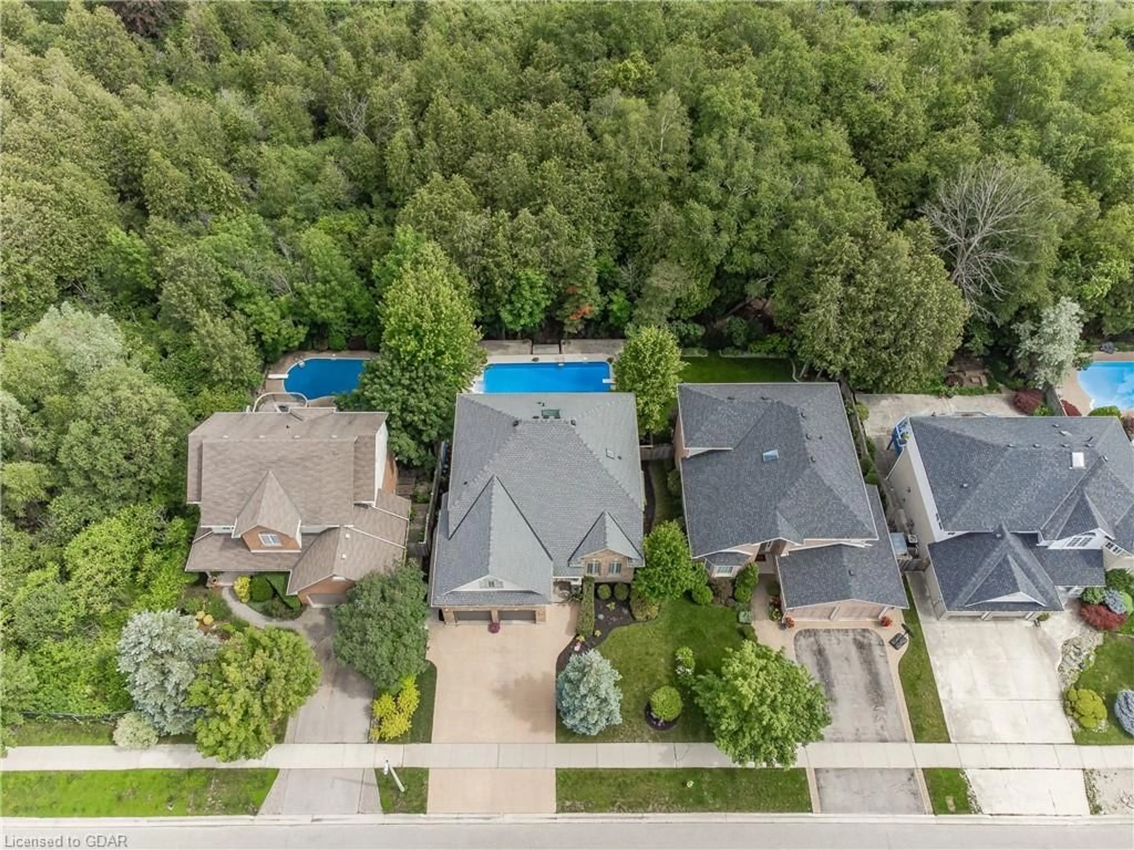 Frontside or backside of a home for 34 Robin Road, Guelph Ontario N1L 1B4