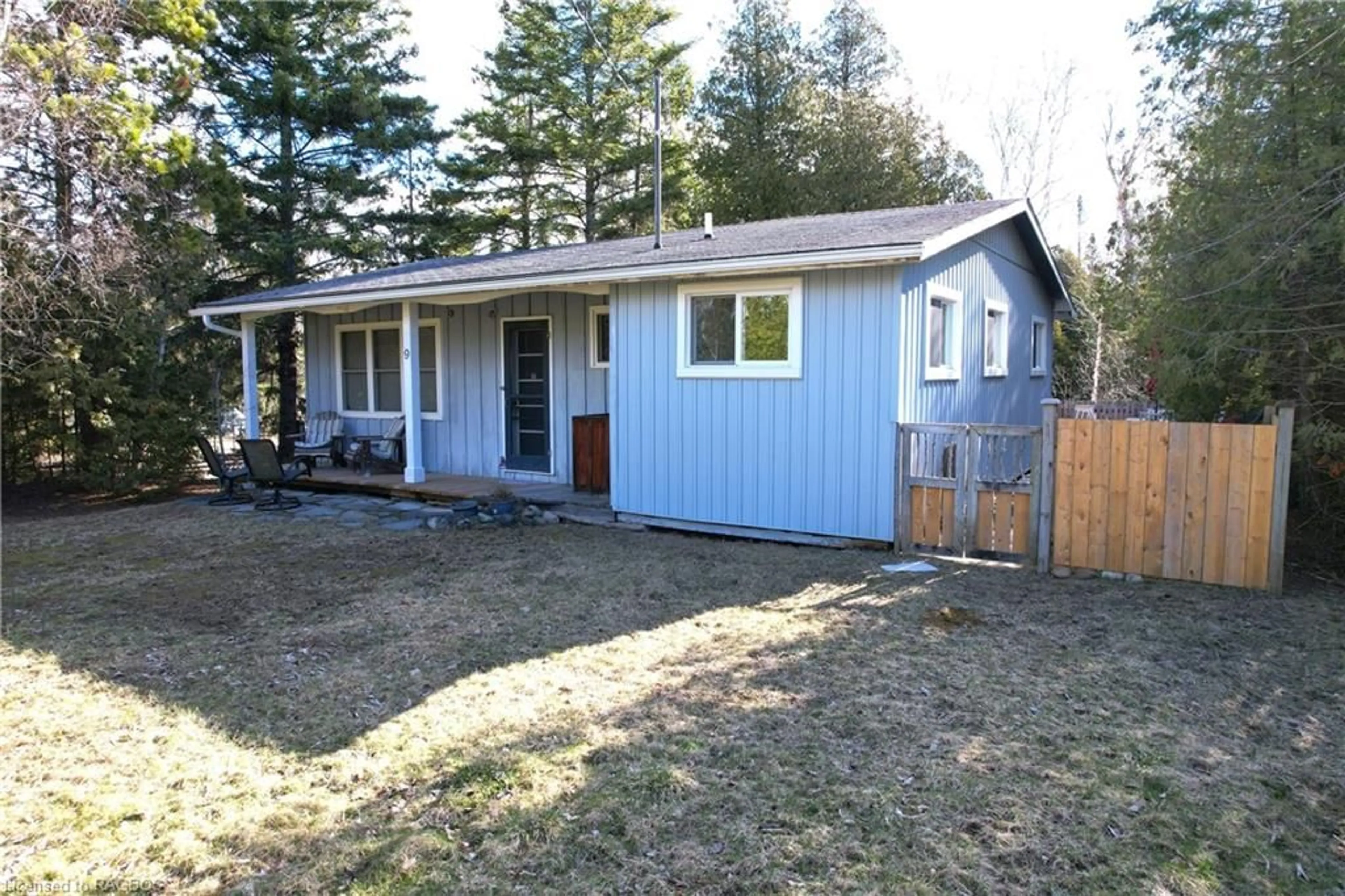 Cottage for 9 18th St, Saugeen Indian Reserve #29 Ontario N0H 2G0