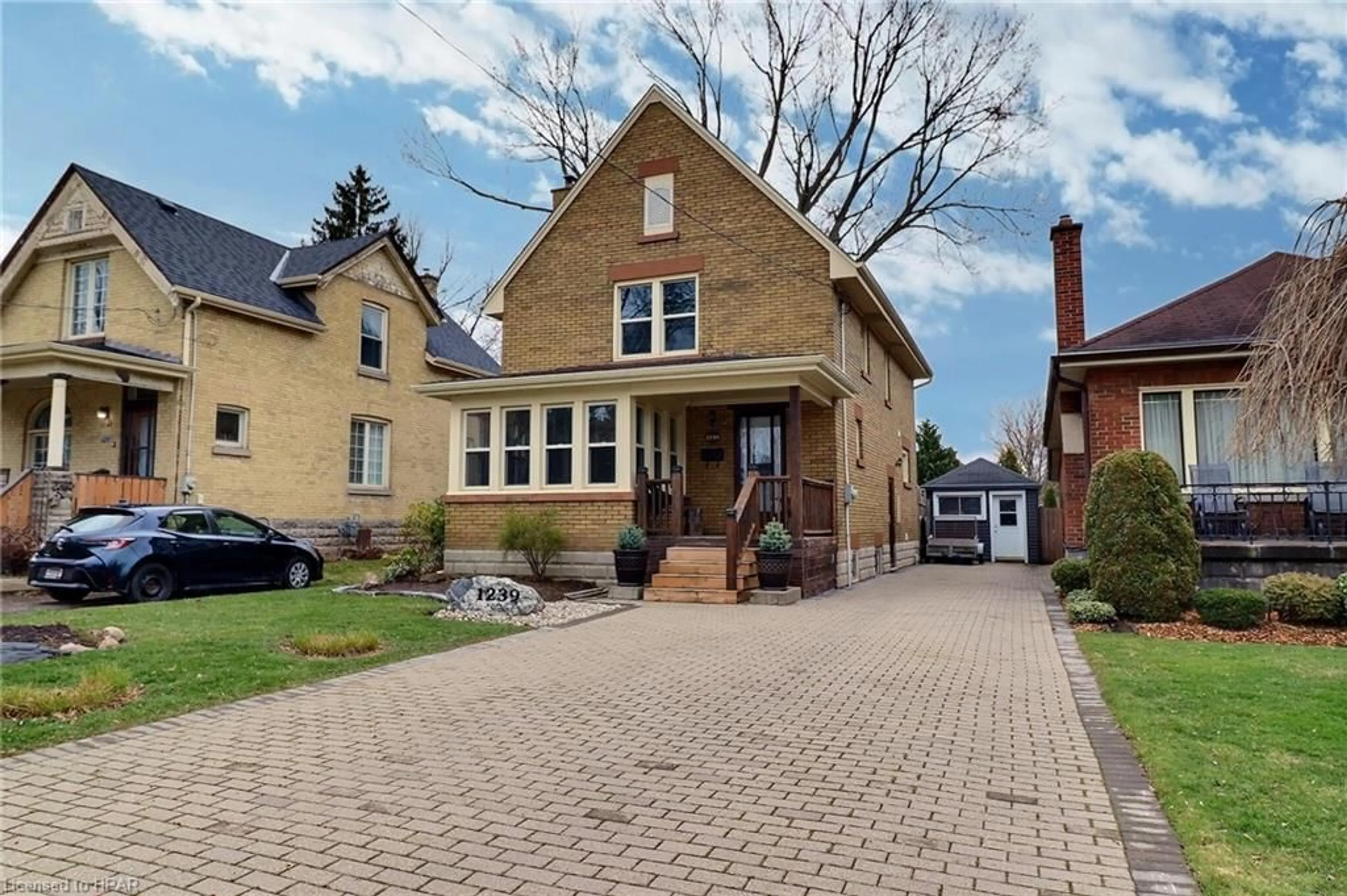 Home with brick exterior material for 1239 King St, London Ontario N5W 2Y3