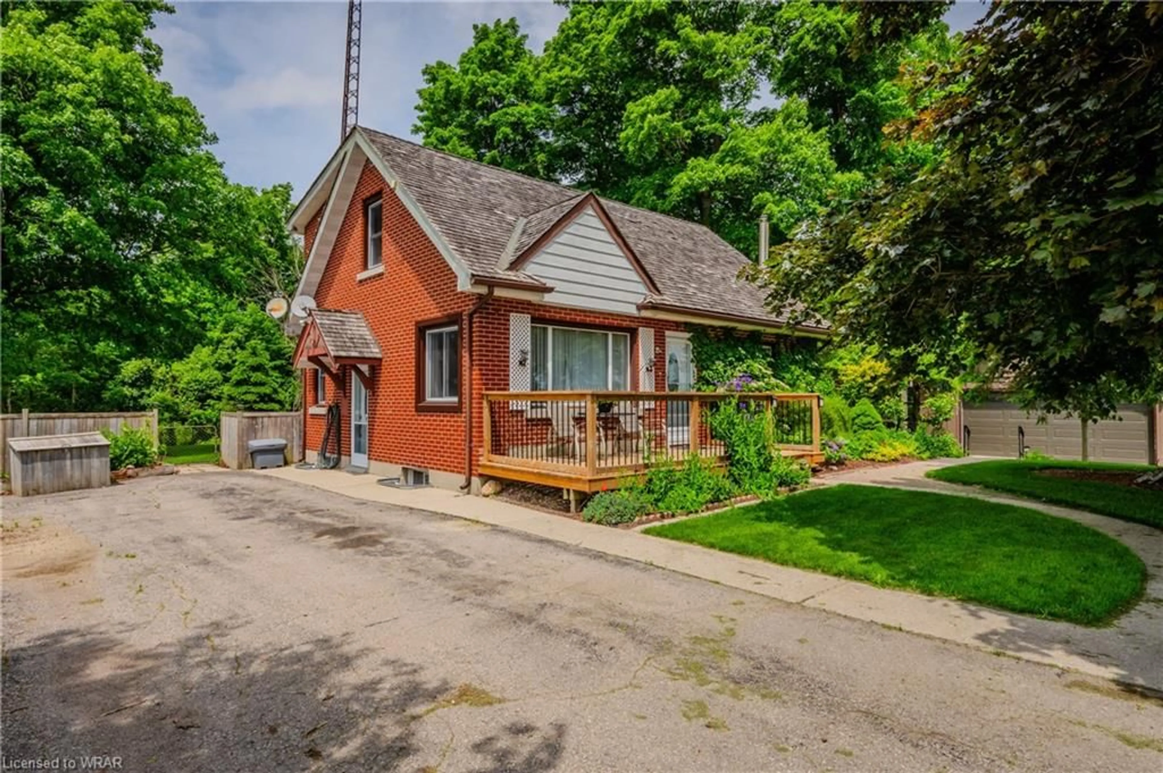 Cottage for 3210 Victoria St, Woolwich Ontario N0B 1M0